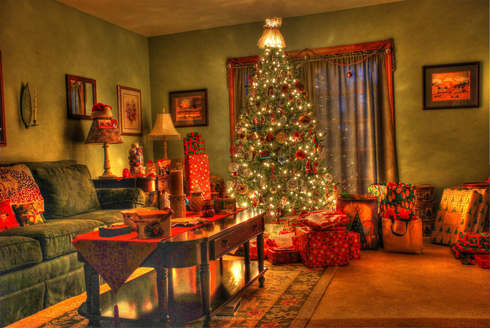 桌面上的壁纸圣诞室内装饰 房间 圣诞树