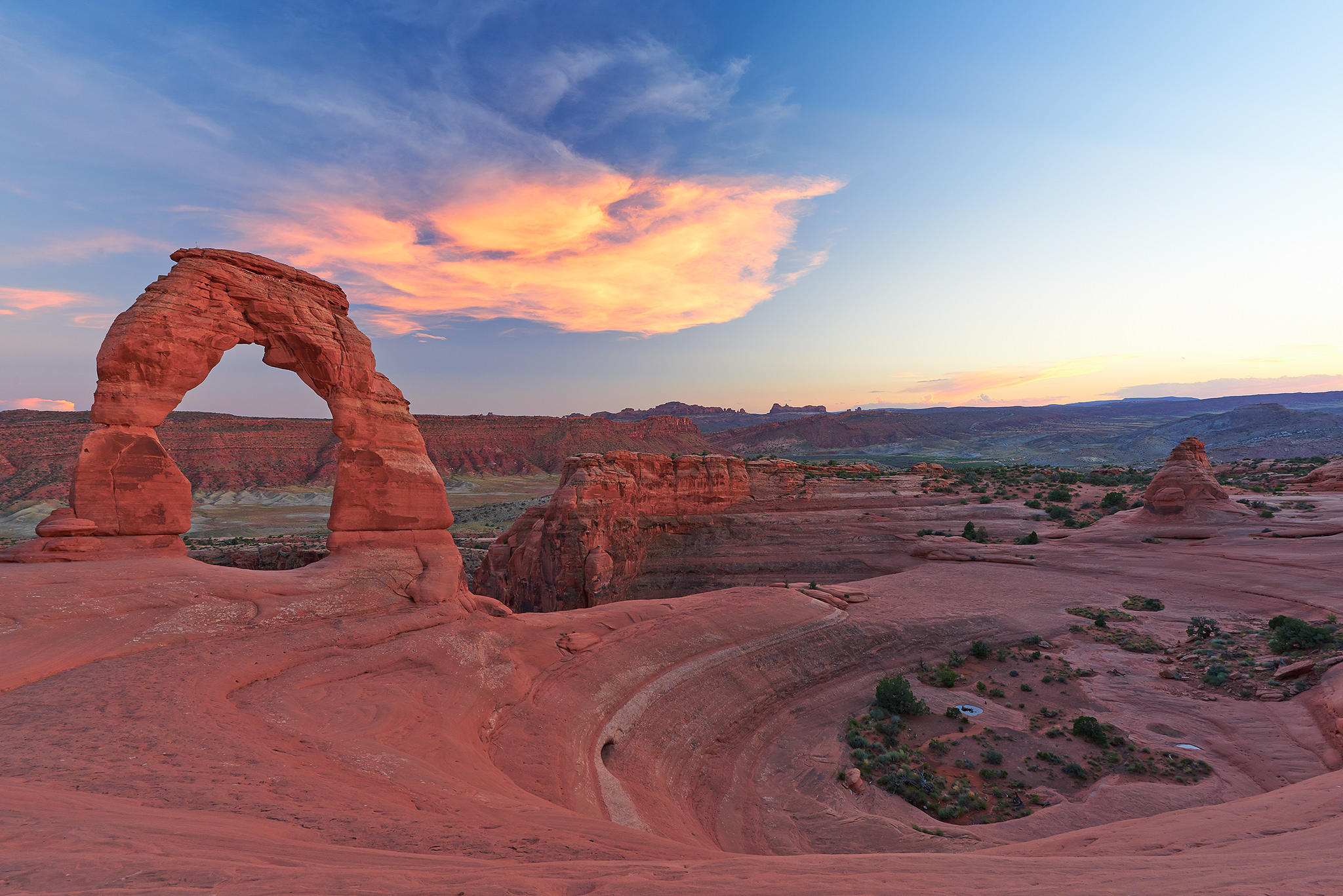 Wallpapers Delicate Arch after Sunset Arches National Park mountains on the desktop