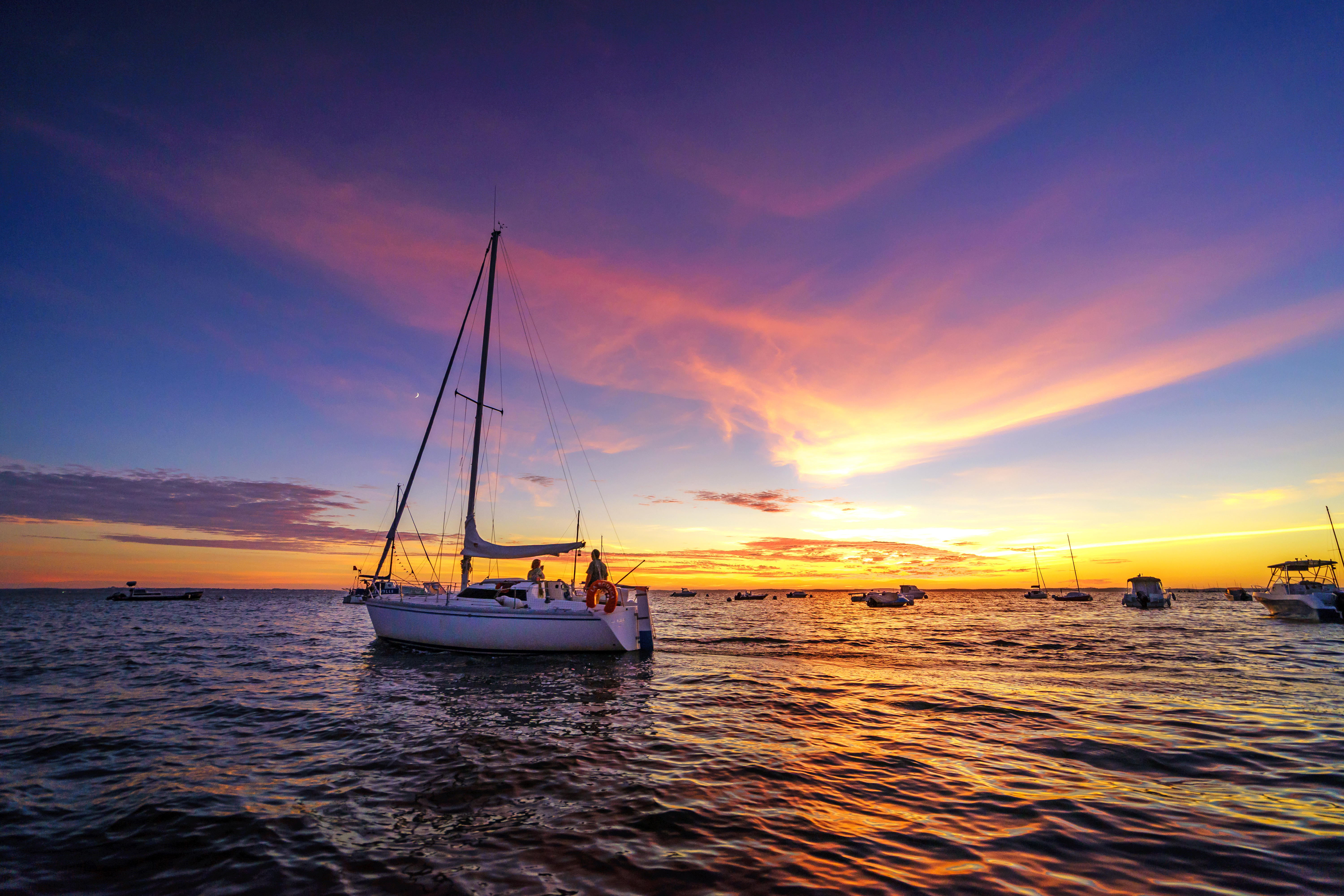 Wallpapers yachts sea sunset on the desktop