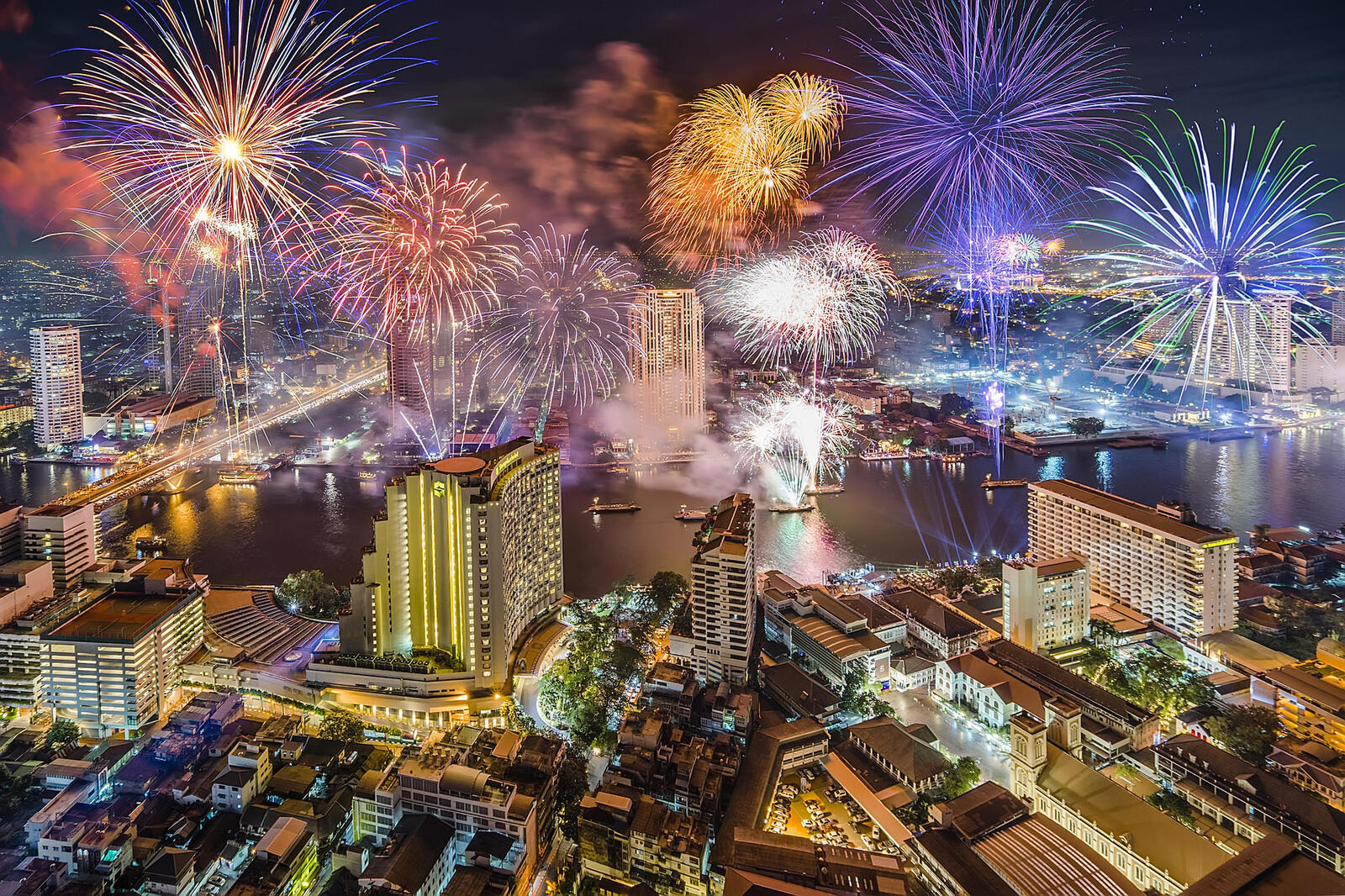 Wallpapers salute fireworks Bangkok on the desktop