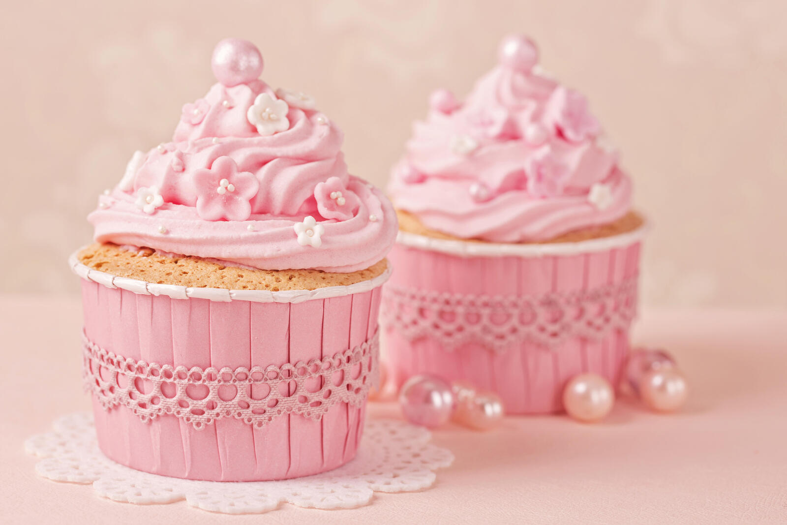 桌面上的壁纸粉红色 纸杯蛋糕 婴幼儿
