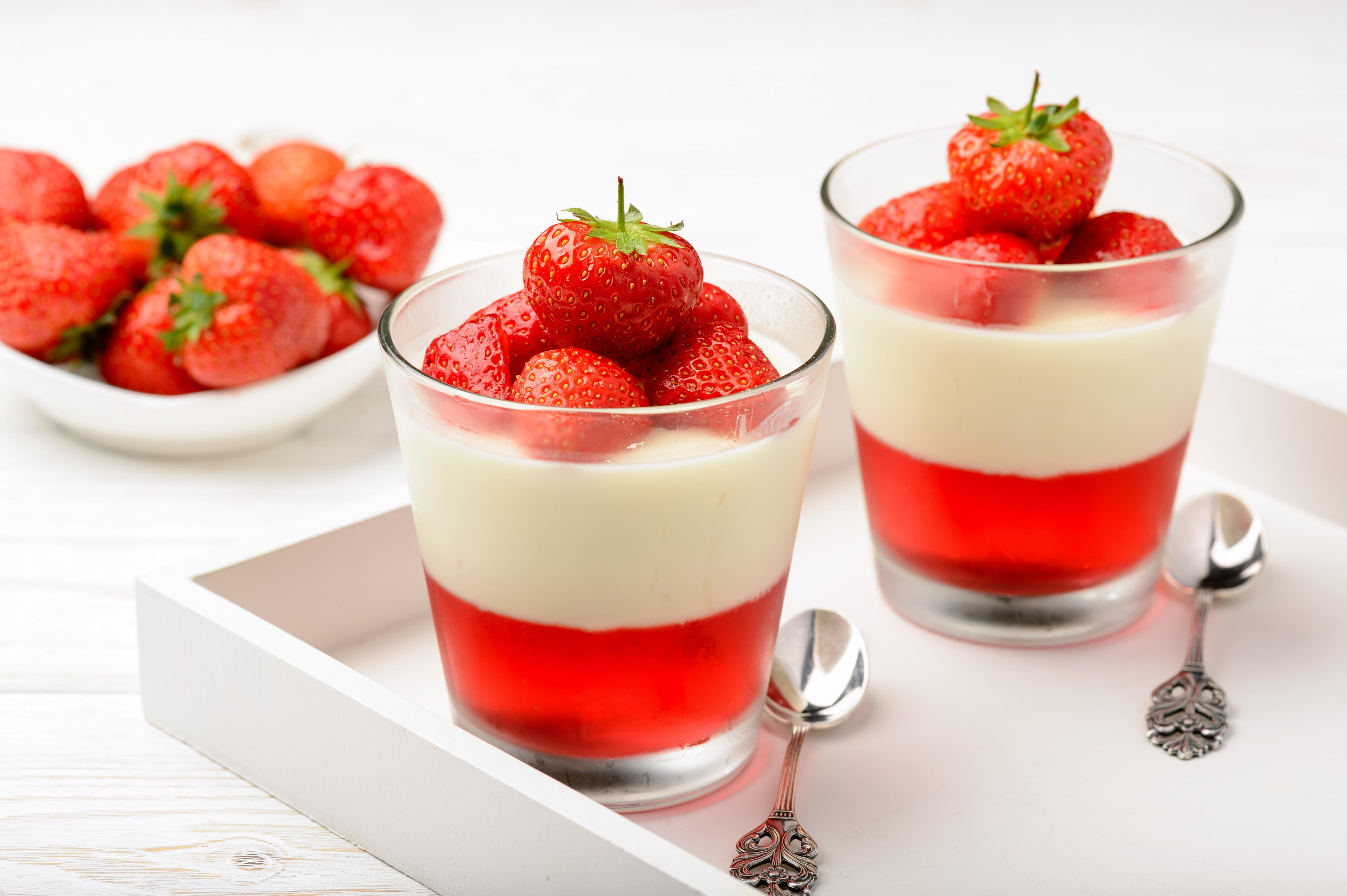 Фото бесплатно йогурт, клубника, ягоды