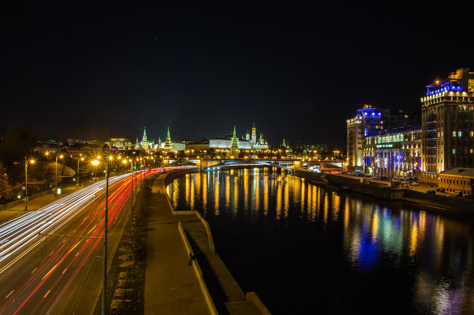 Wallpapers Russian reflection the Moscow Kremlin on the desktop