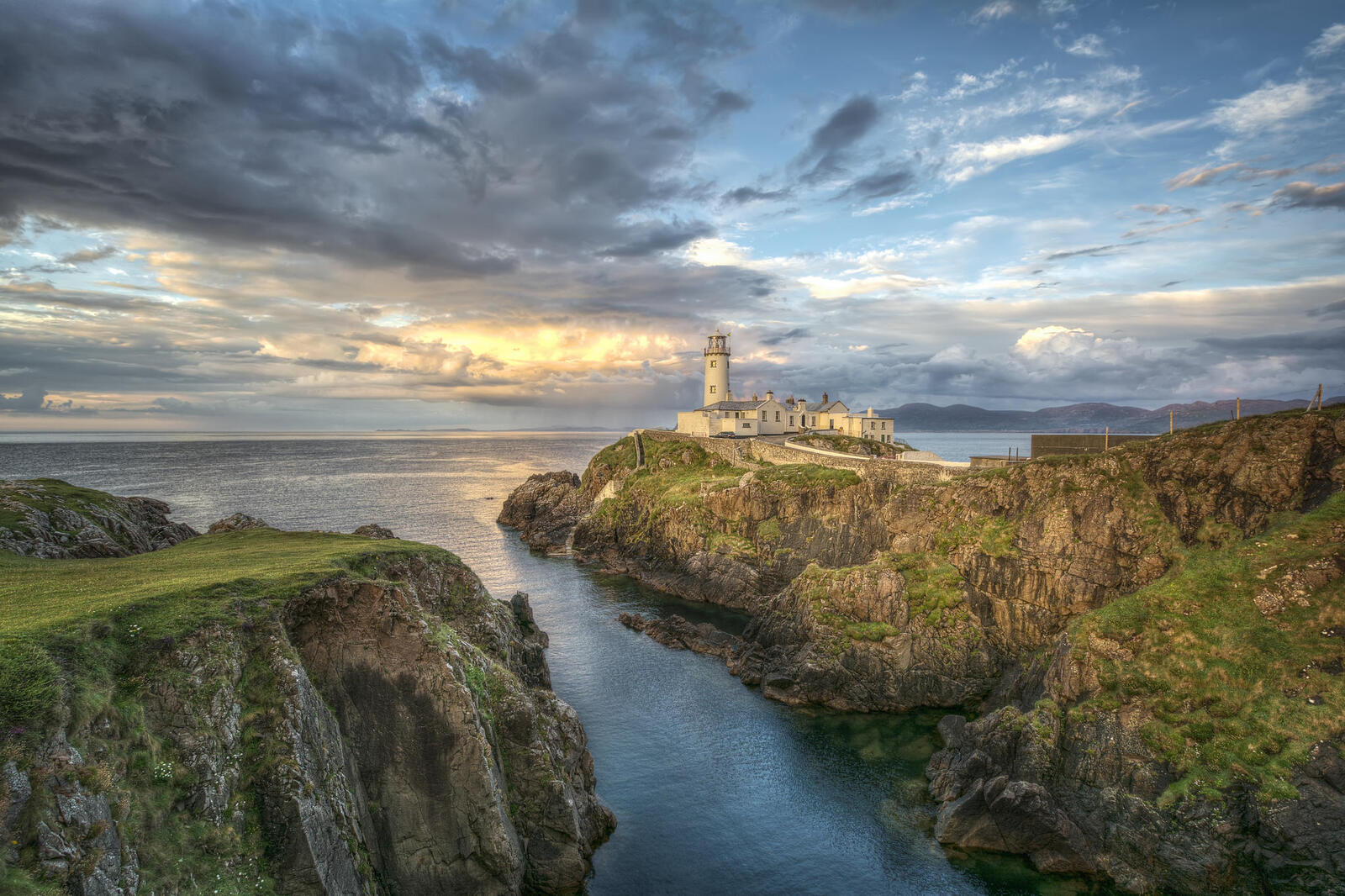 Обои Ирландия Fanad lighthouse County Donegal на рабочий стол