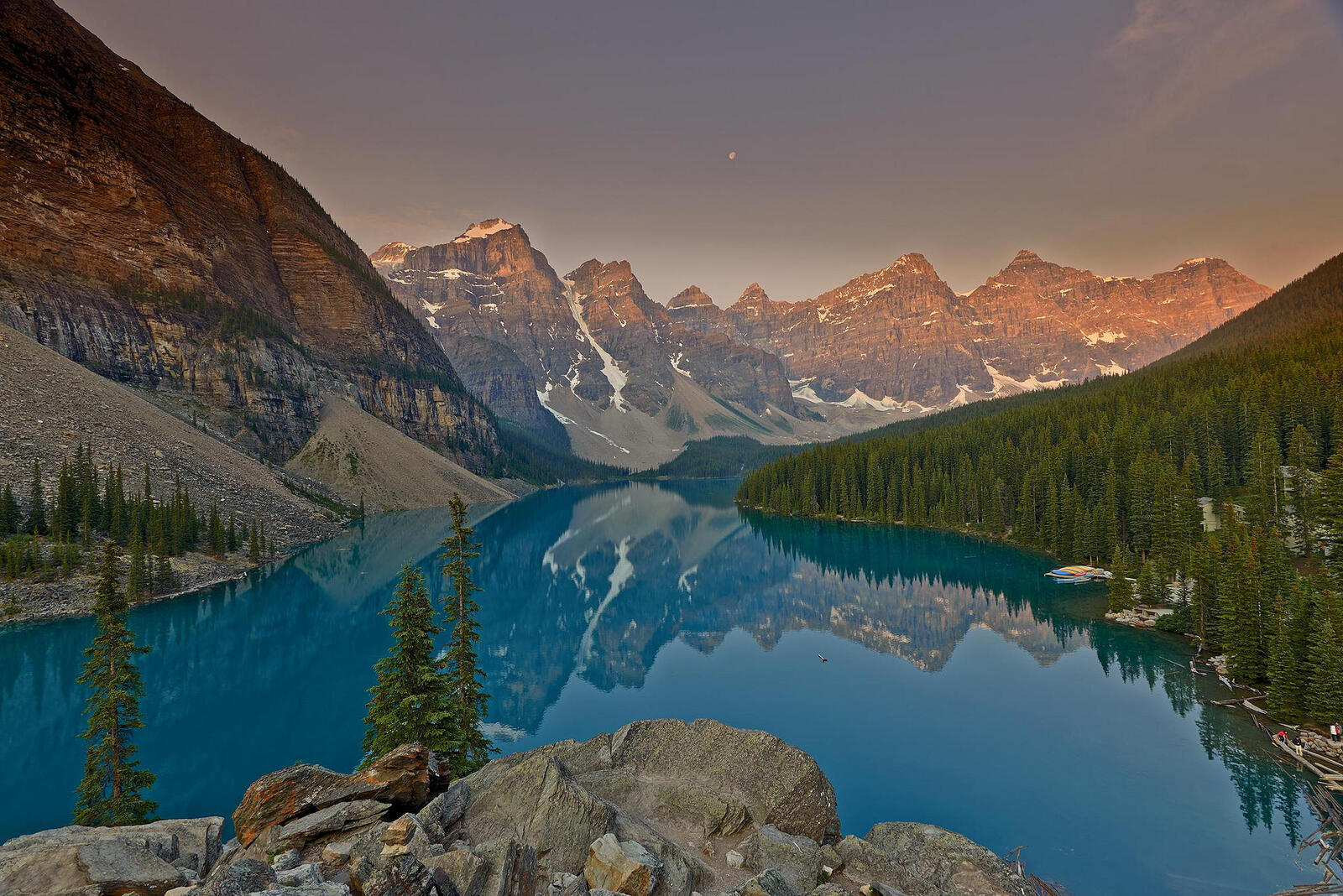 Wallpapers Sunrise Moraine Lake Banff National Park Canada on the desktop