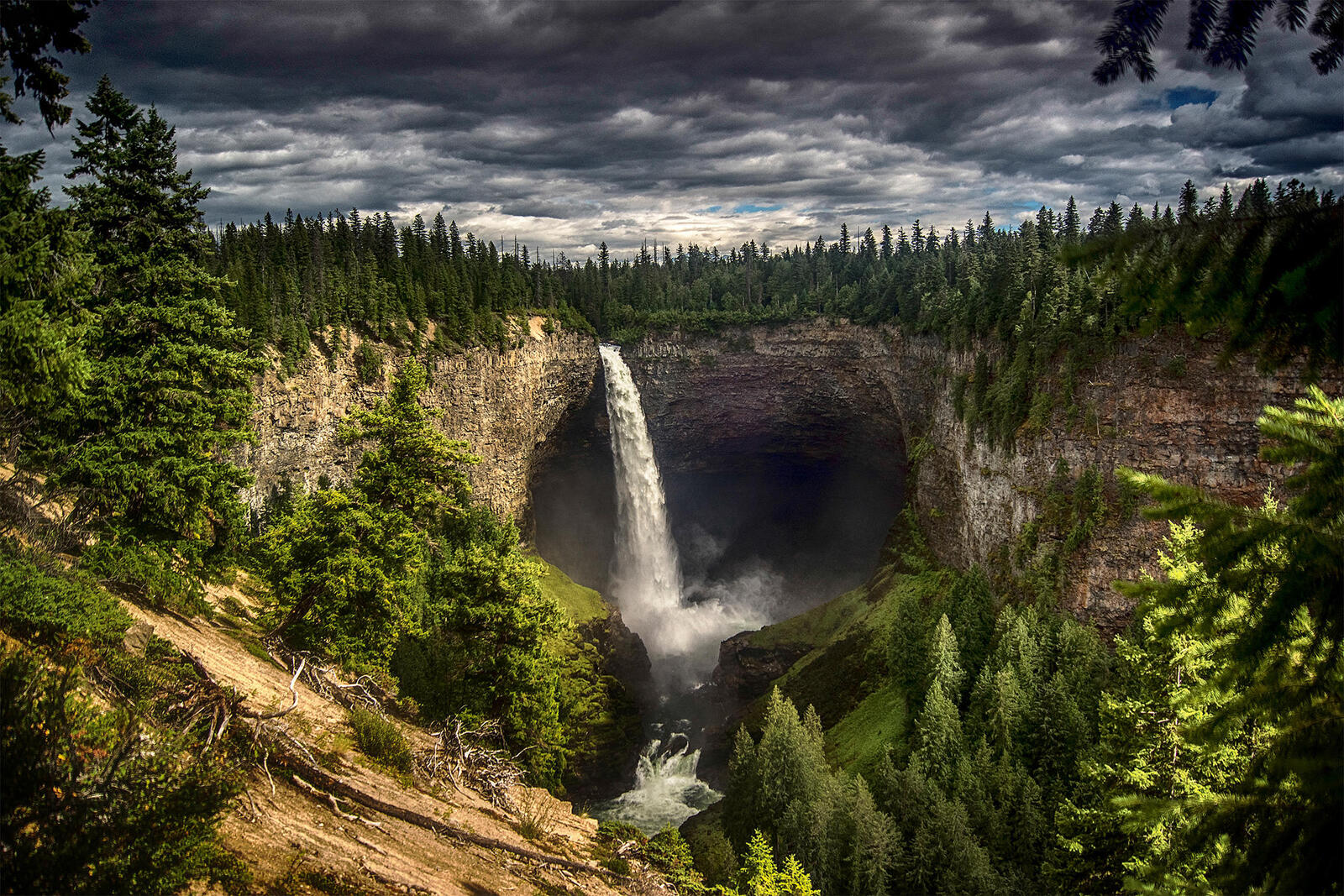 Wallpapers Wells Gray provincial Park Canada waterfall on the desktop