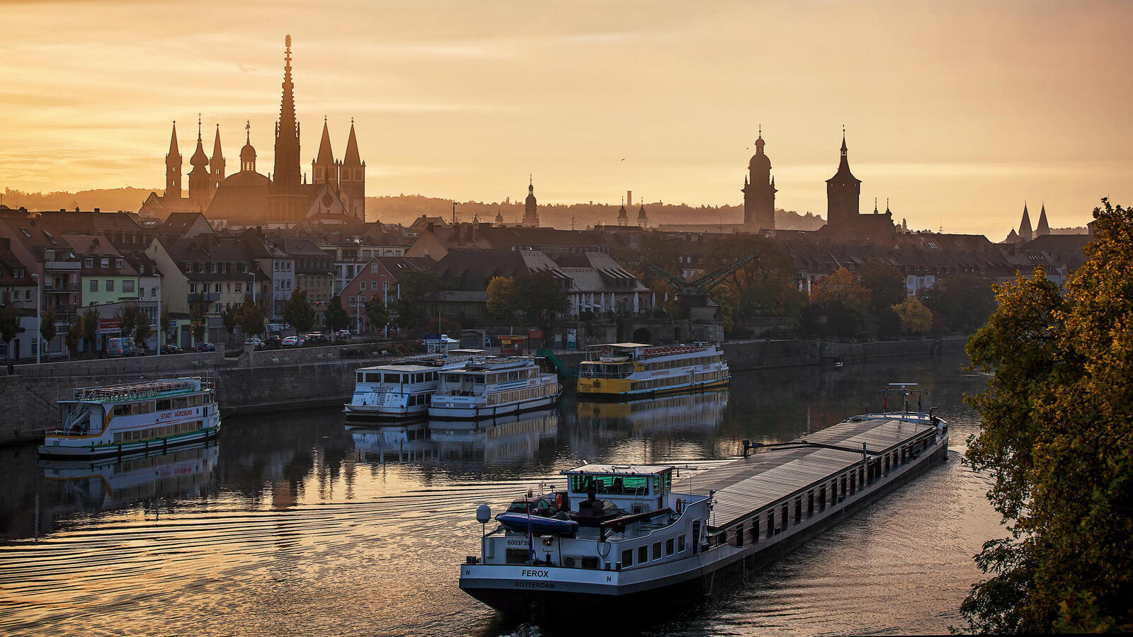 Wallpapers City of Wurzburg ships evening on the desktop