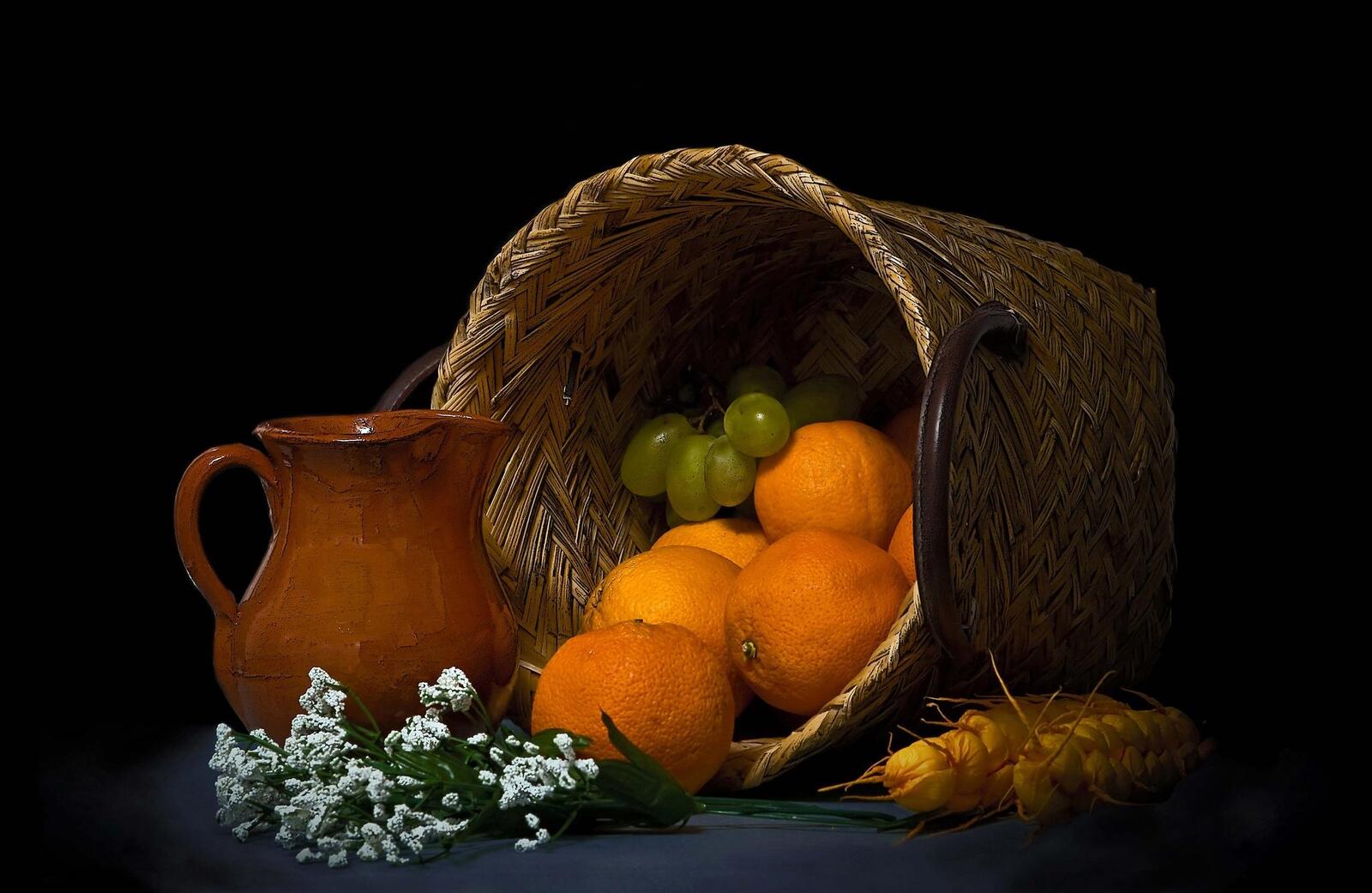 Обои апельсины корзина виноград на рабочий стол