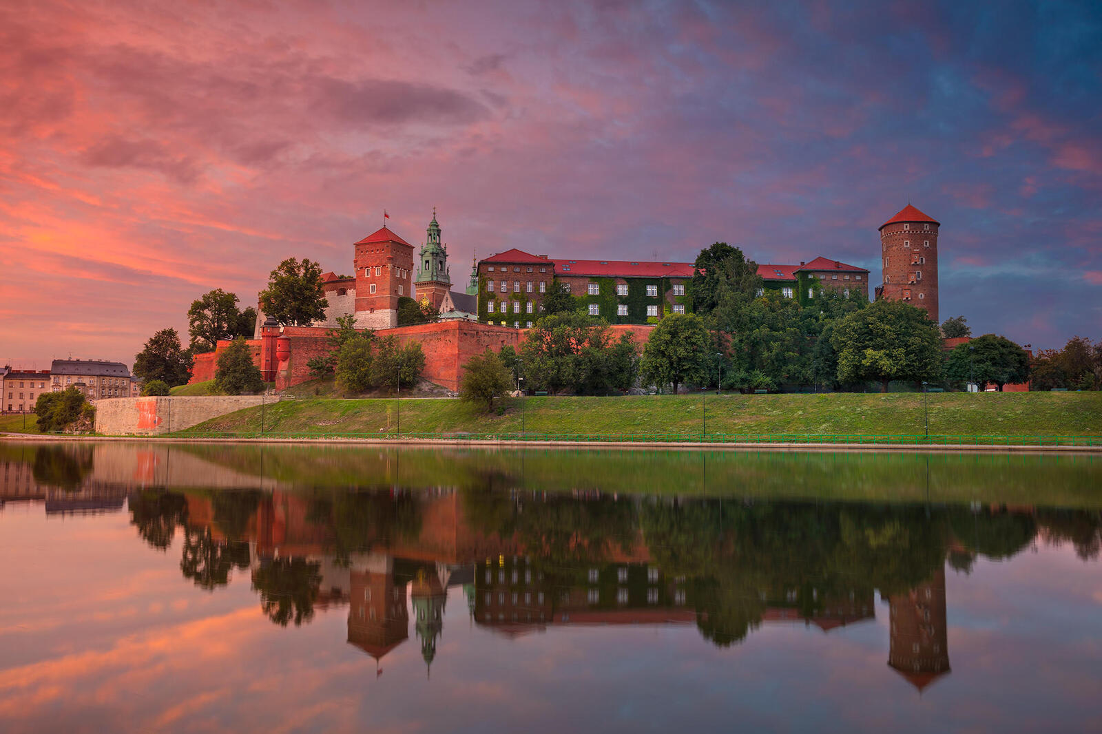 Обои Королевский замок Вавель Краков Польша на рабочий стол