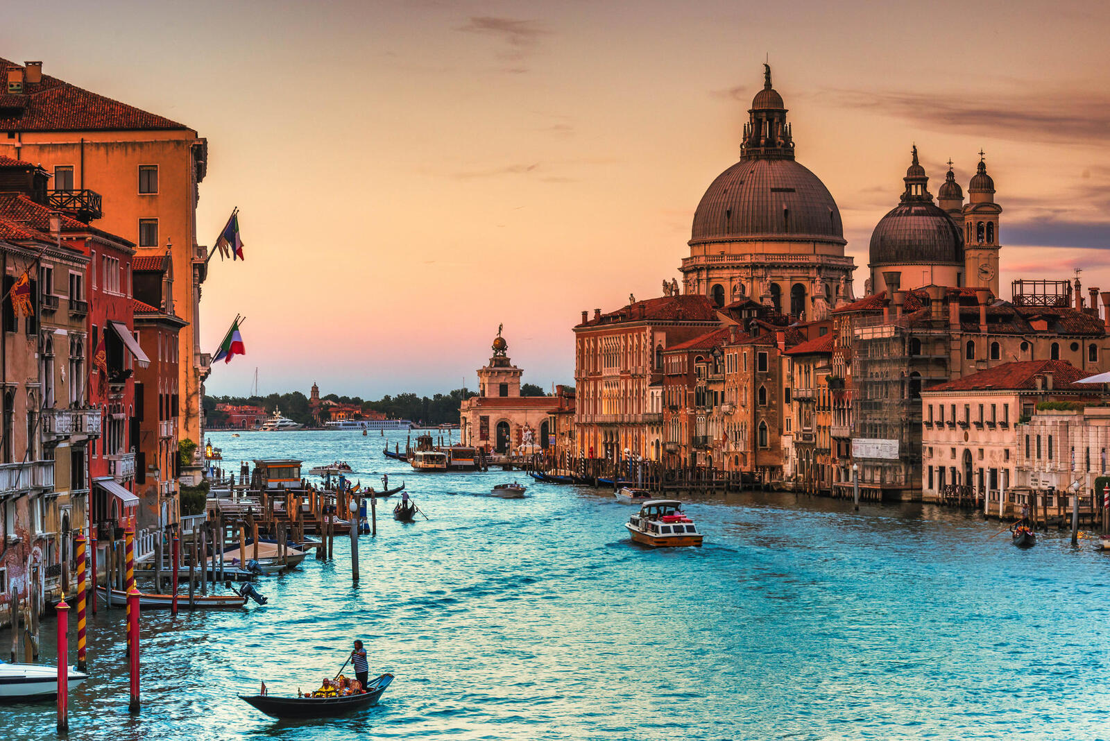 桌面上的壁纸威尼斯 海滨住宅 河流