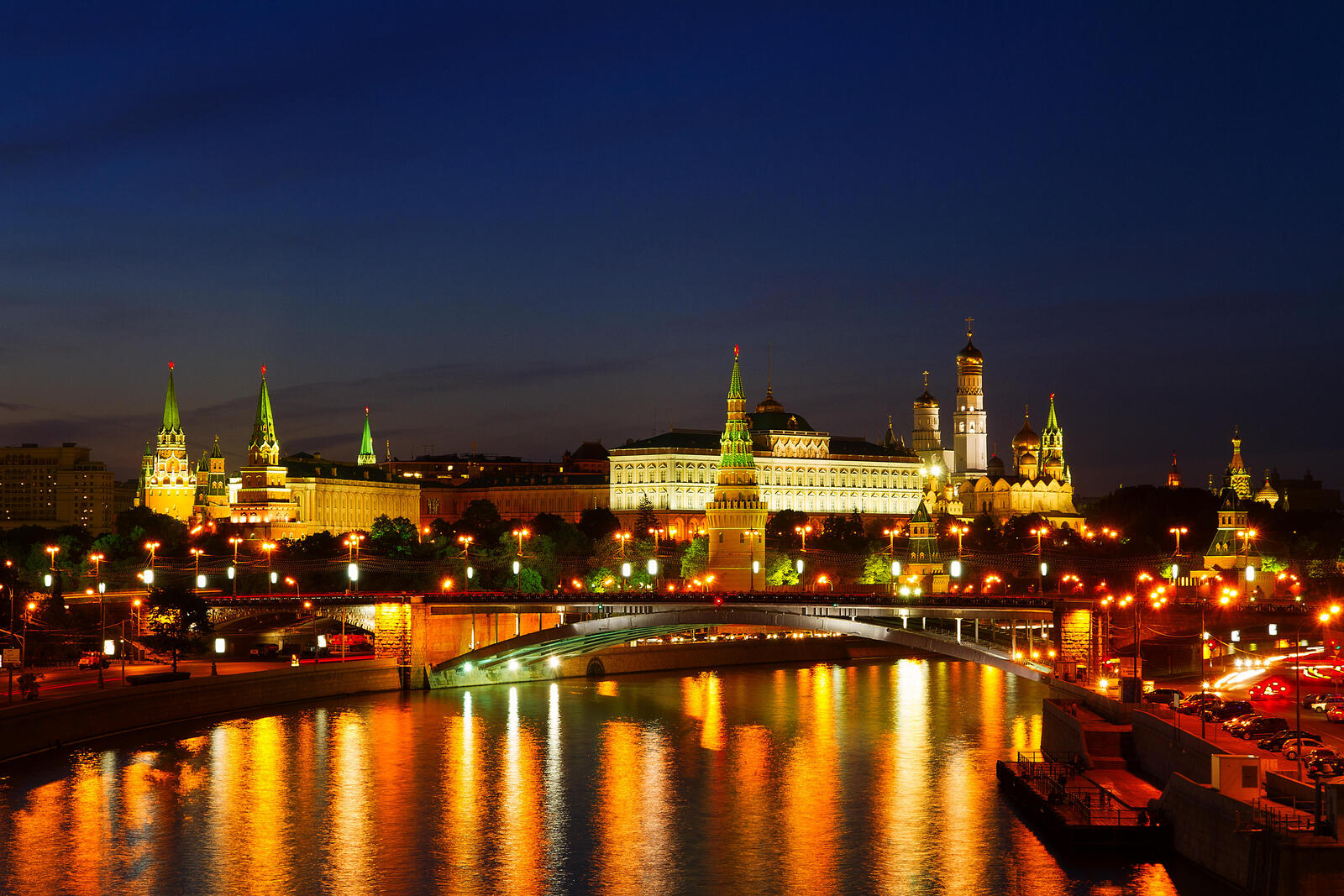 Wallpapers The Moscow Kremlin Russia Moscow-river on the desktop