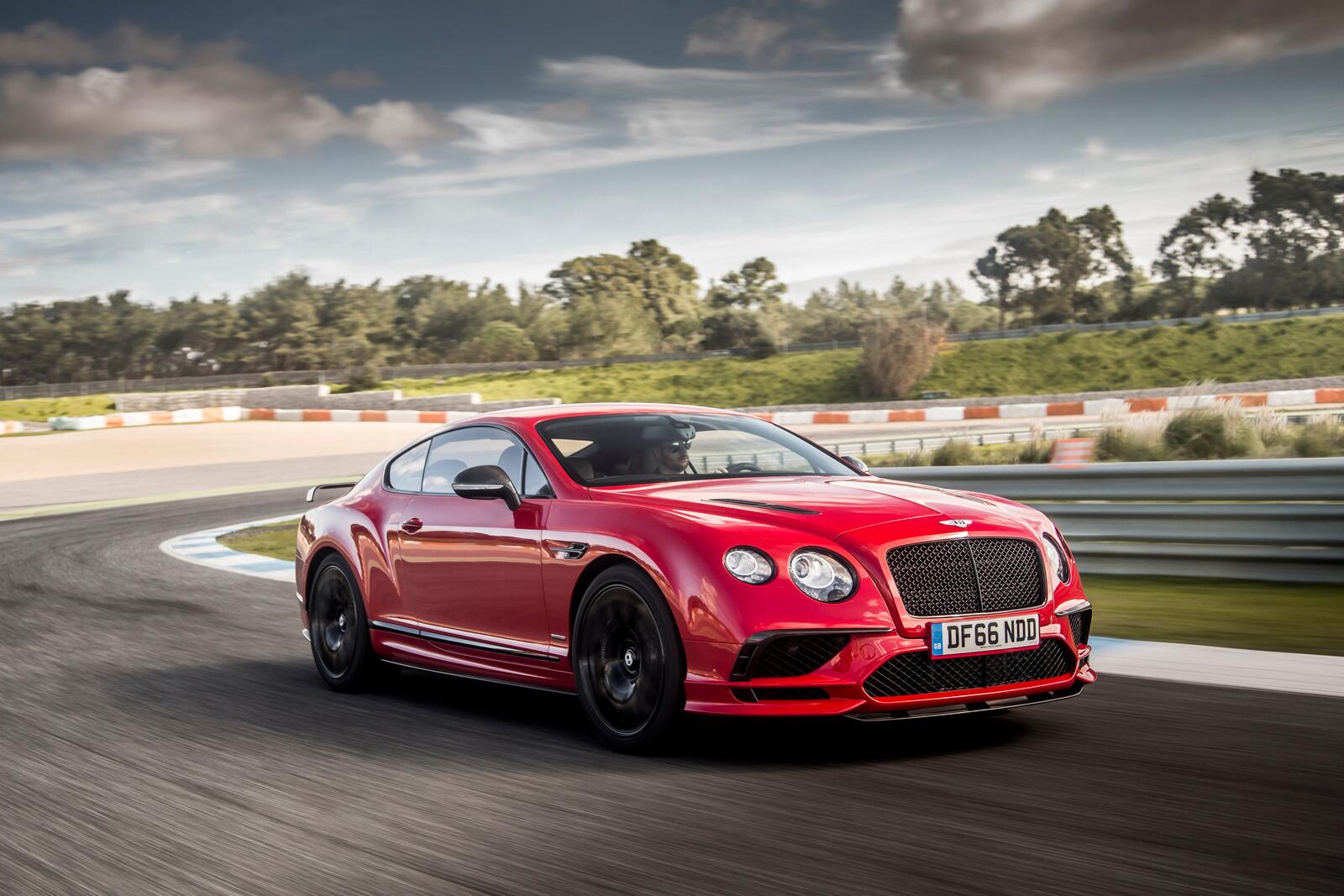 Wallpapers car Bentley Continental Supersports on the desktop