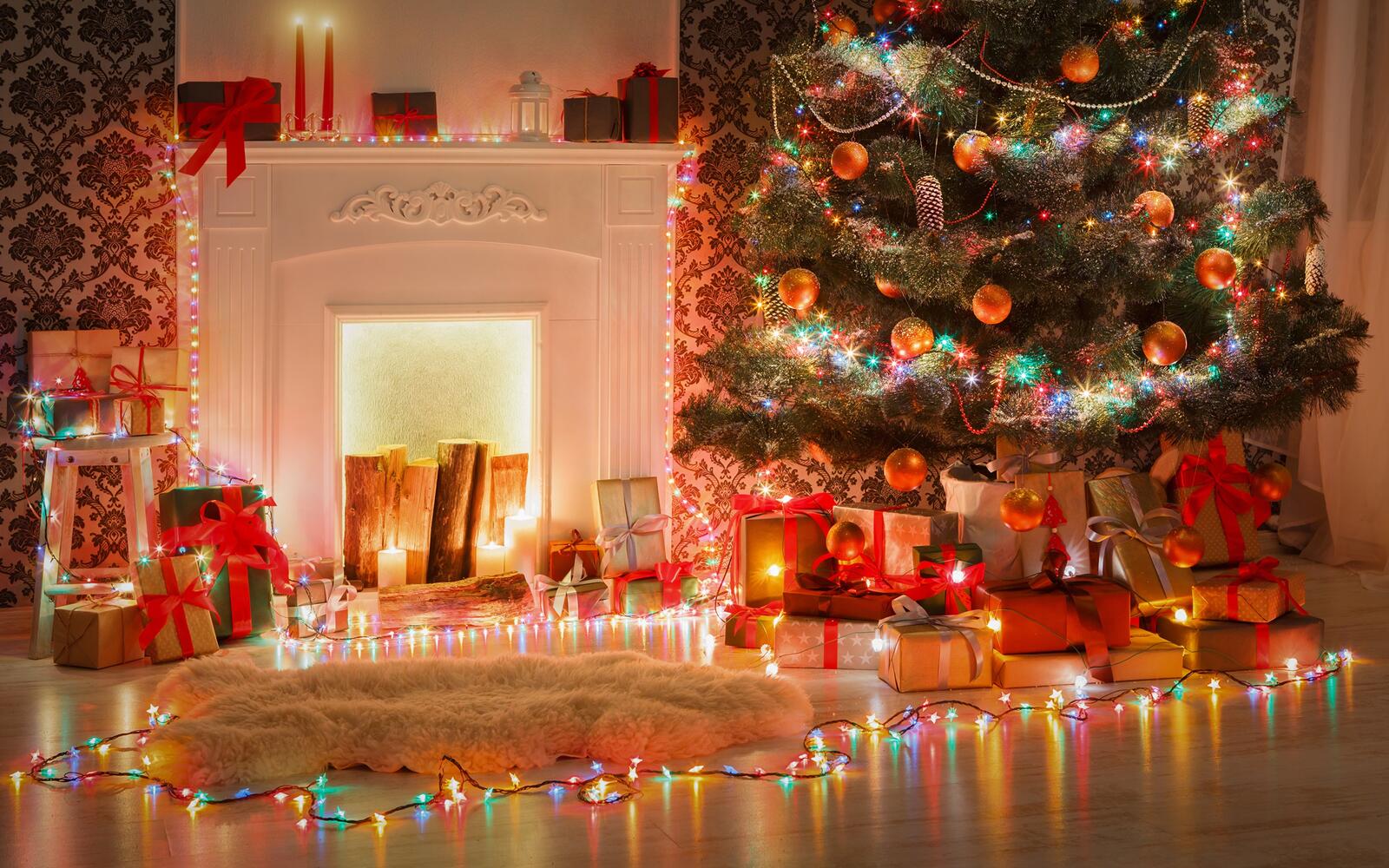 Обои новогодние украшения праздники светящаяся елка на рабочий стол