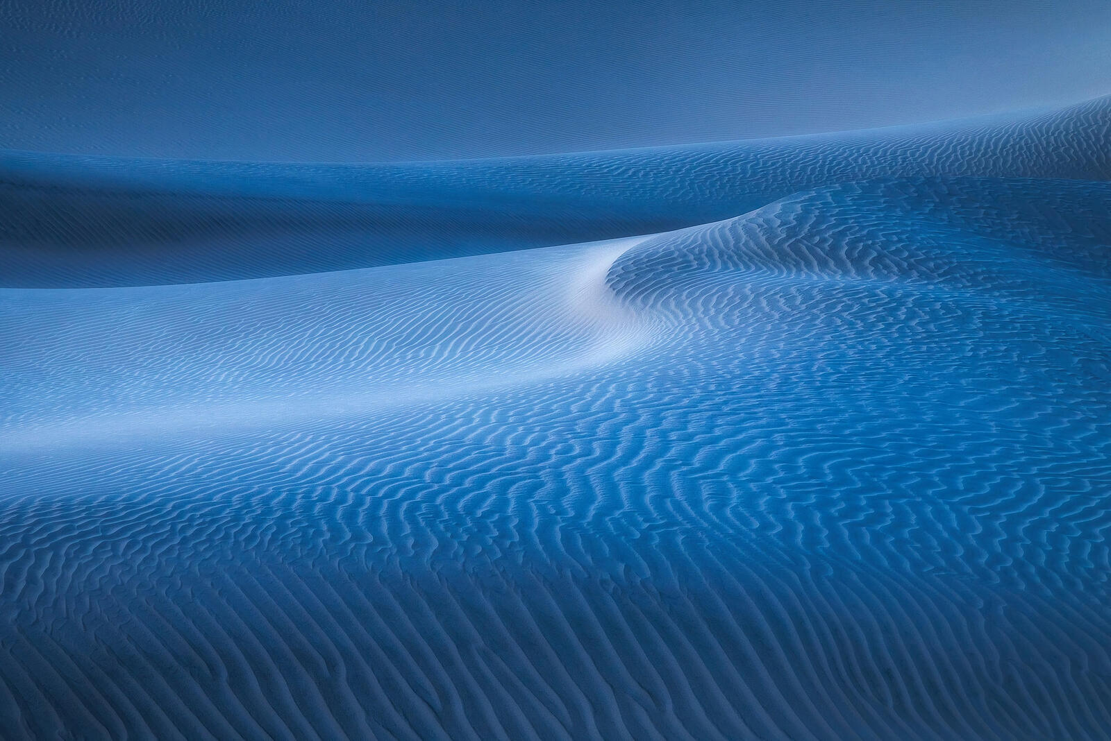 Бесплатное фото Песчаные дюны в сумерки