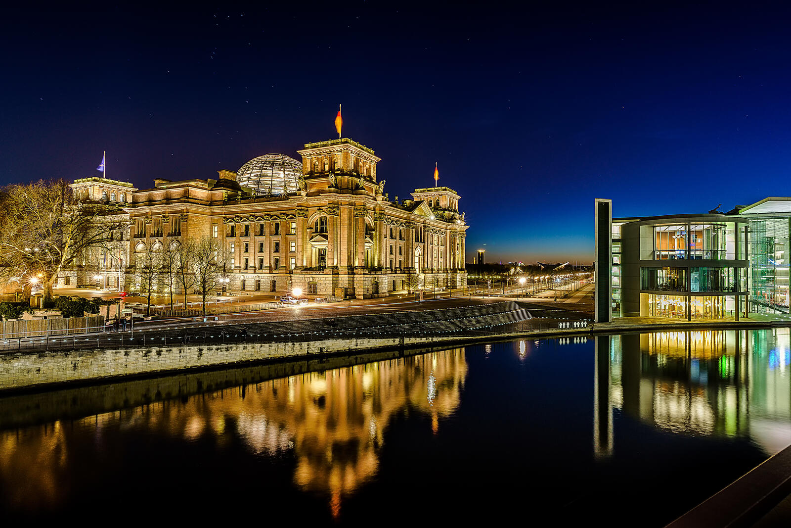 桌面上的壁纸柏林 德国国会大厦 河流