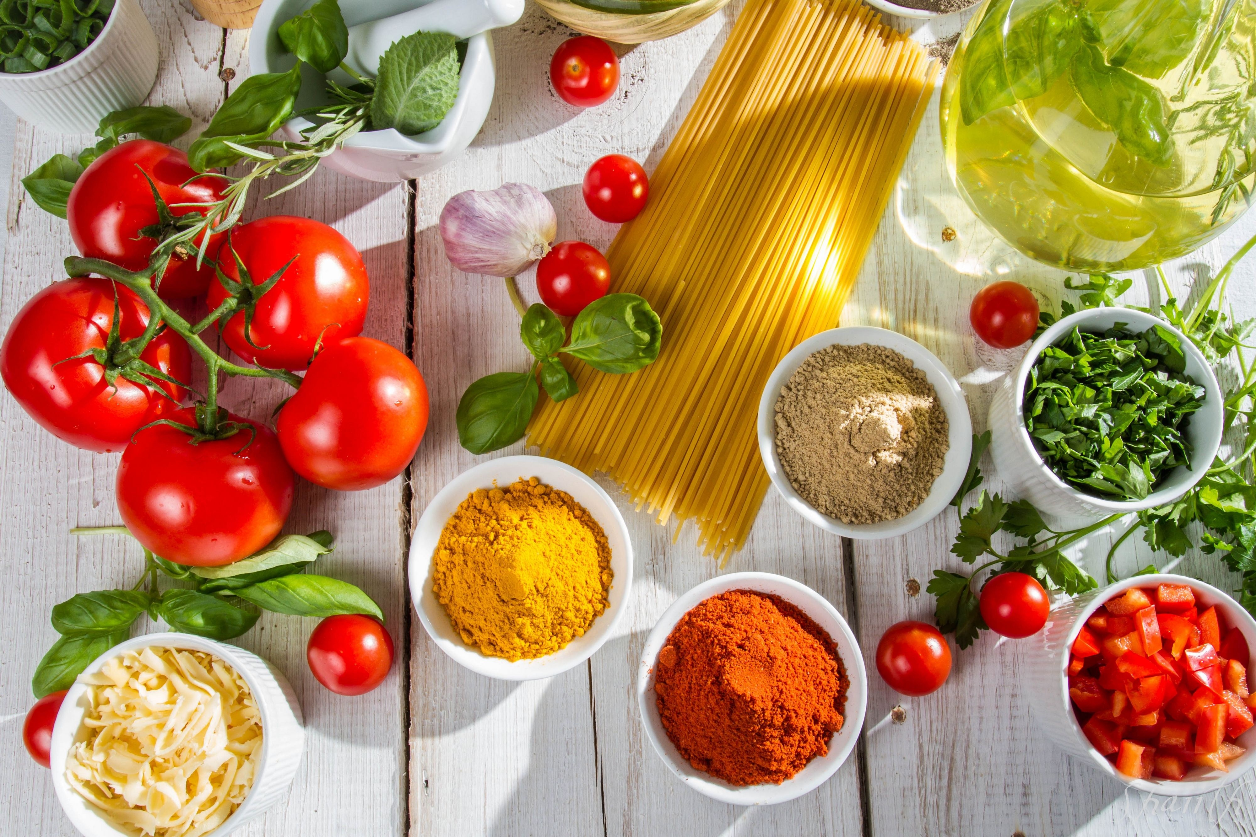Photo images of spaghetti, spices, tomatoes