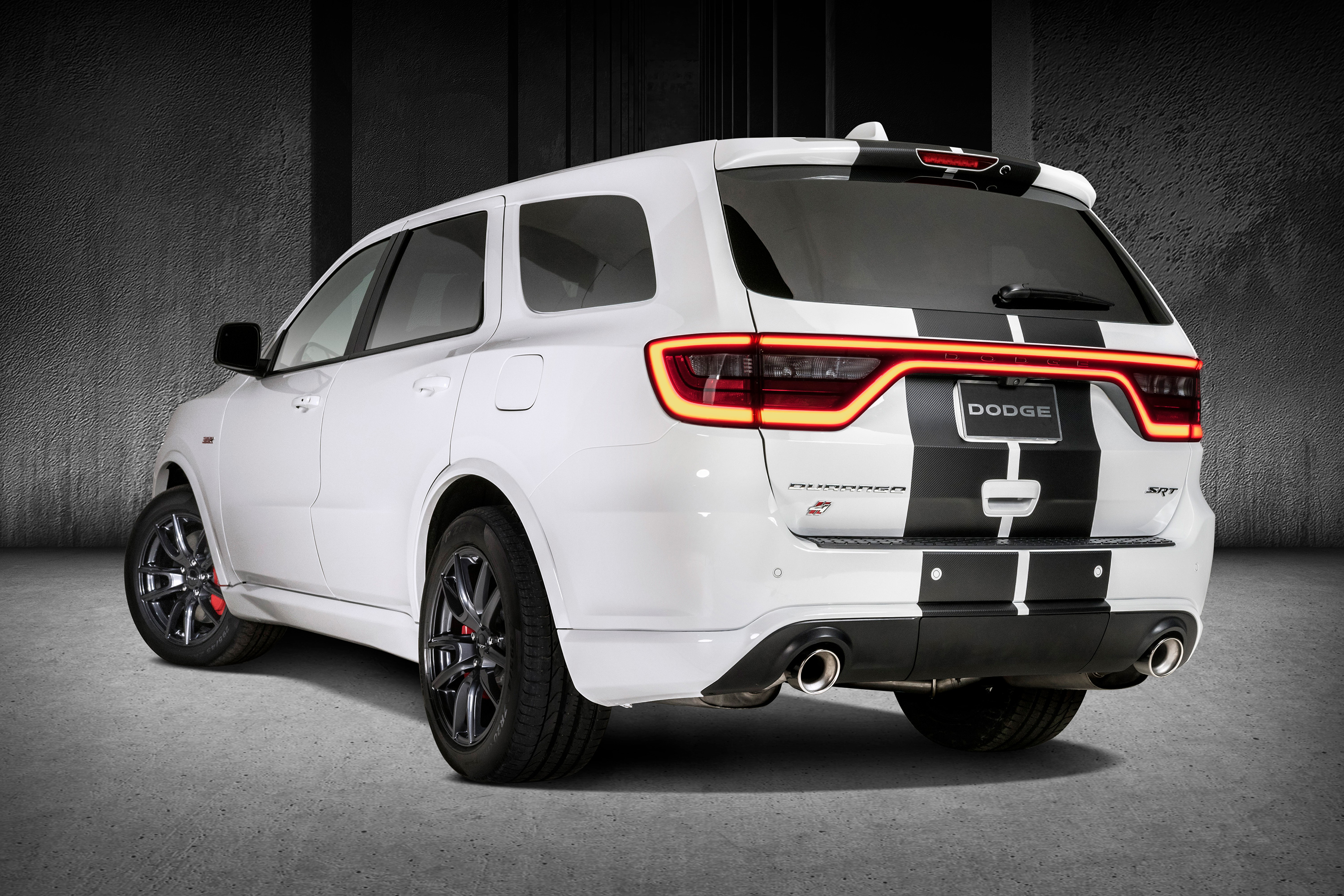 Wallpapers dodge durango white car view from behind on the desktop