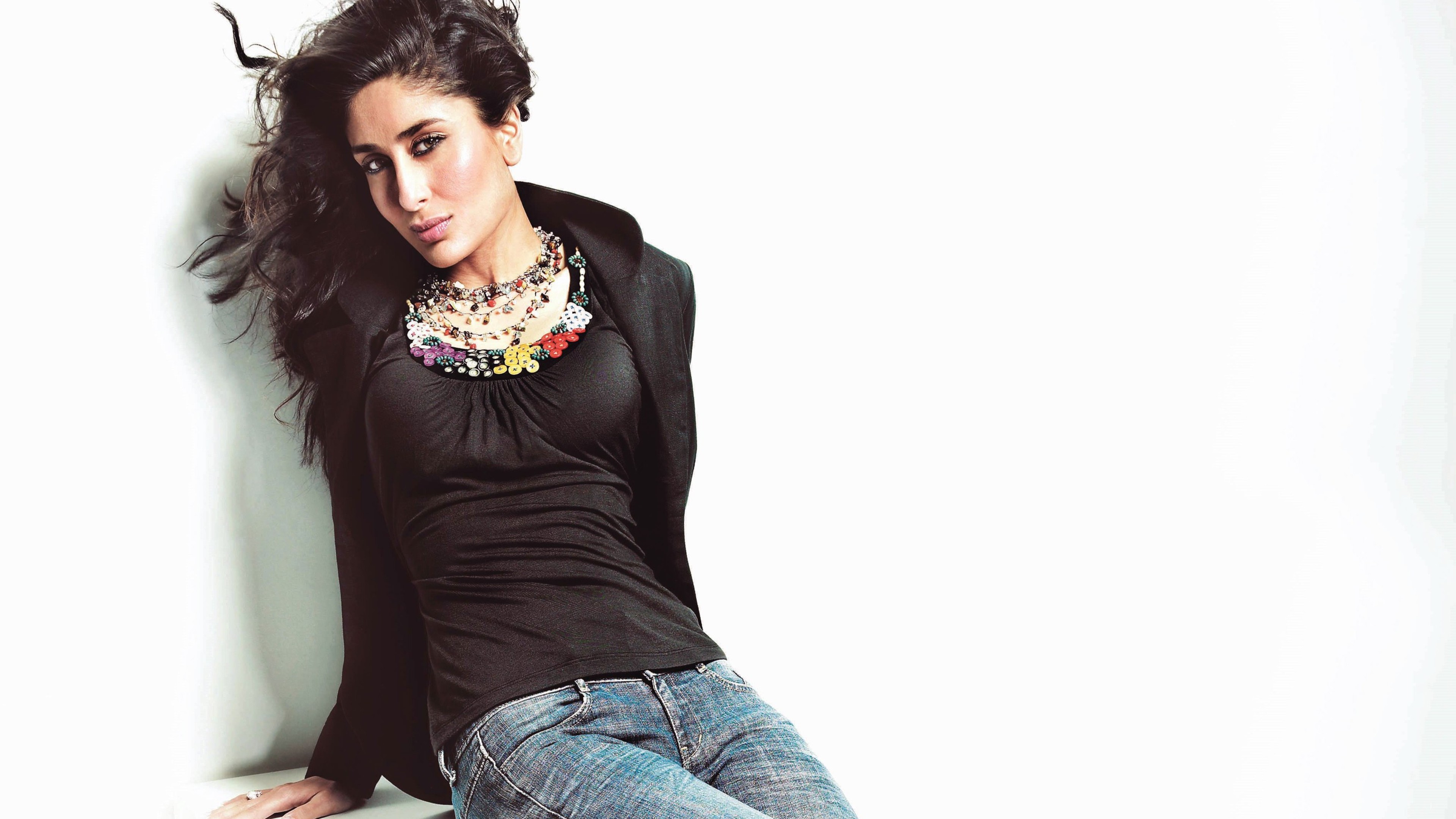 Wallpapers Kareena Kapoor desi girls girls on the desktop