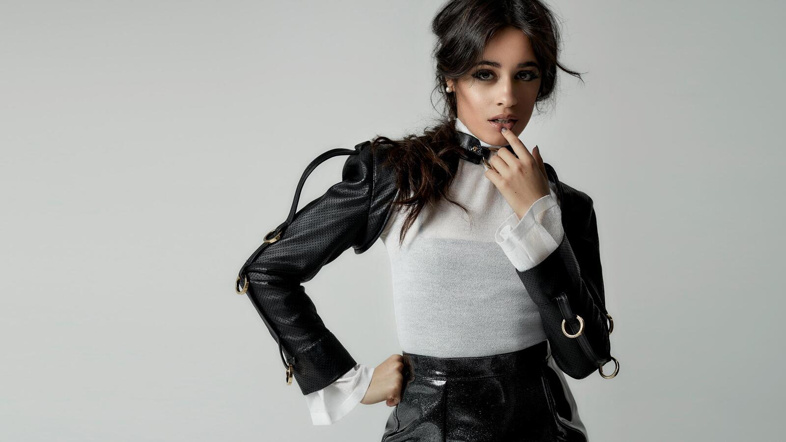 Обои Camila Cabello модель музыка на рабочий стол