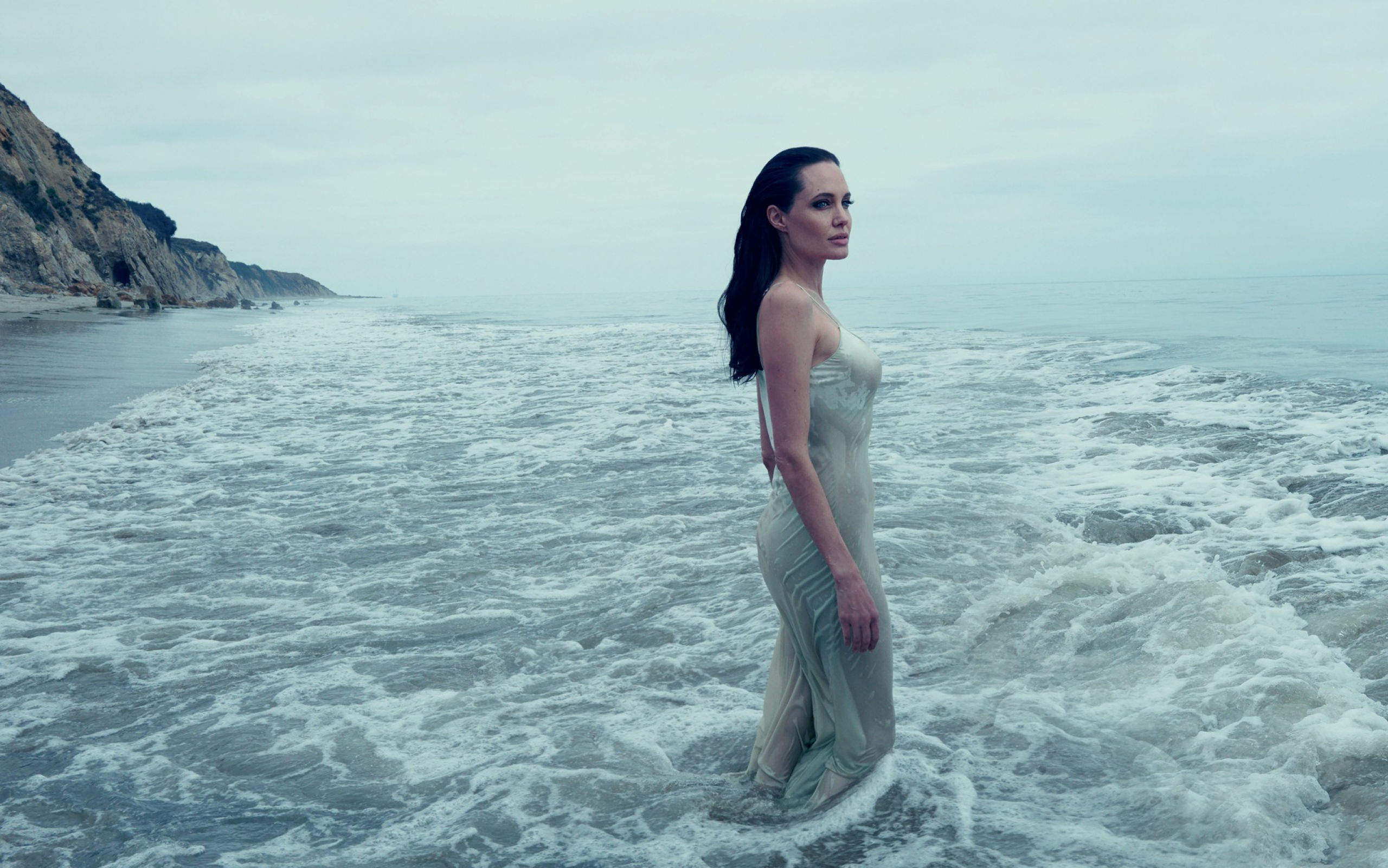 Wallpapers Angelina Jolie sea outdoor on the desktop
