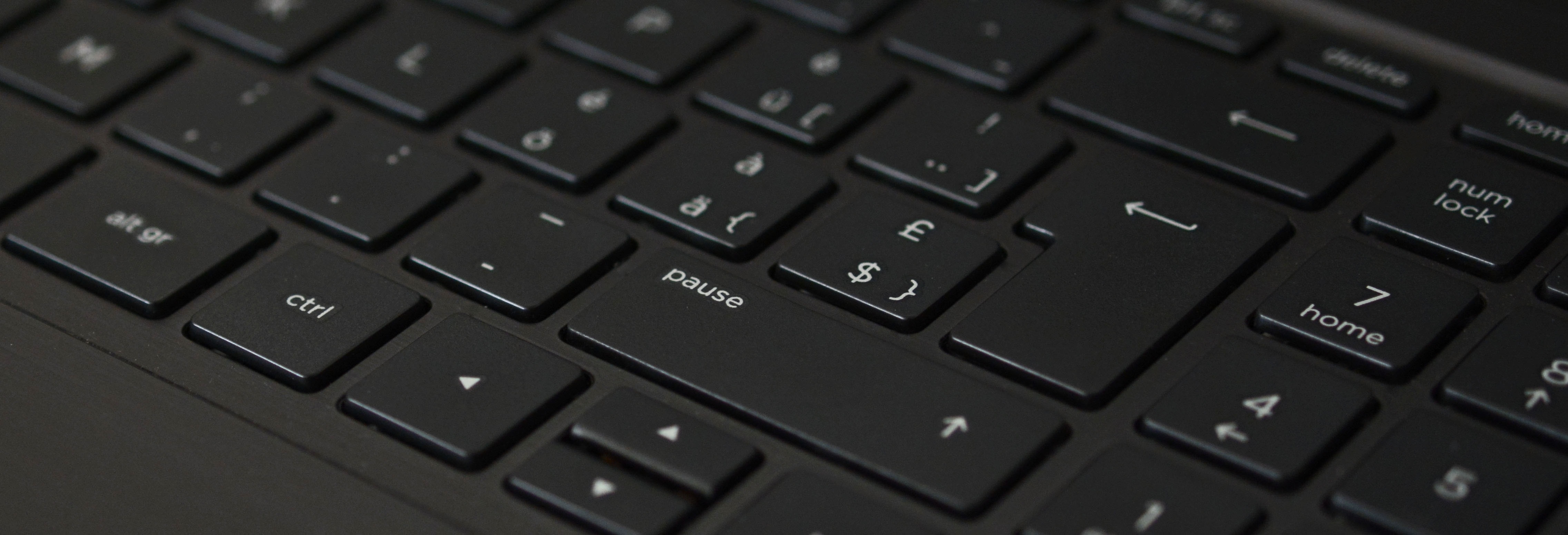 Обои клавиатура чёрный ноутбук на рабочий стол