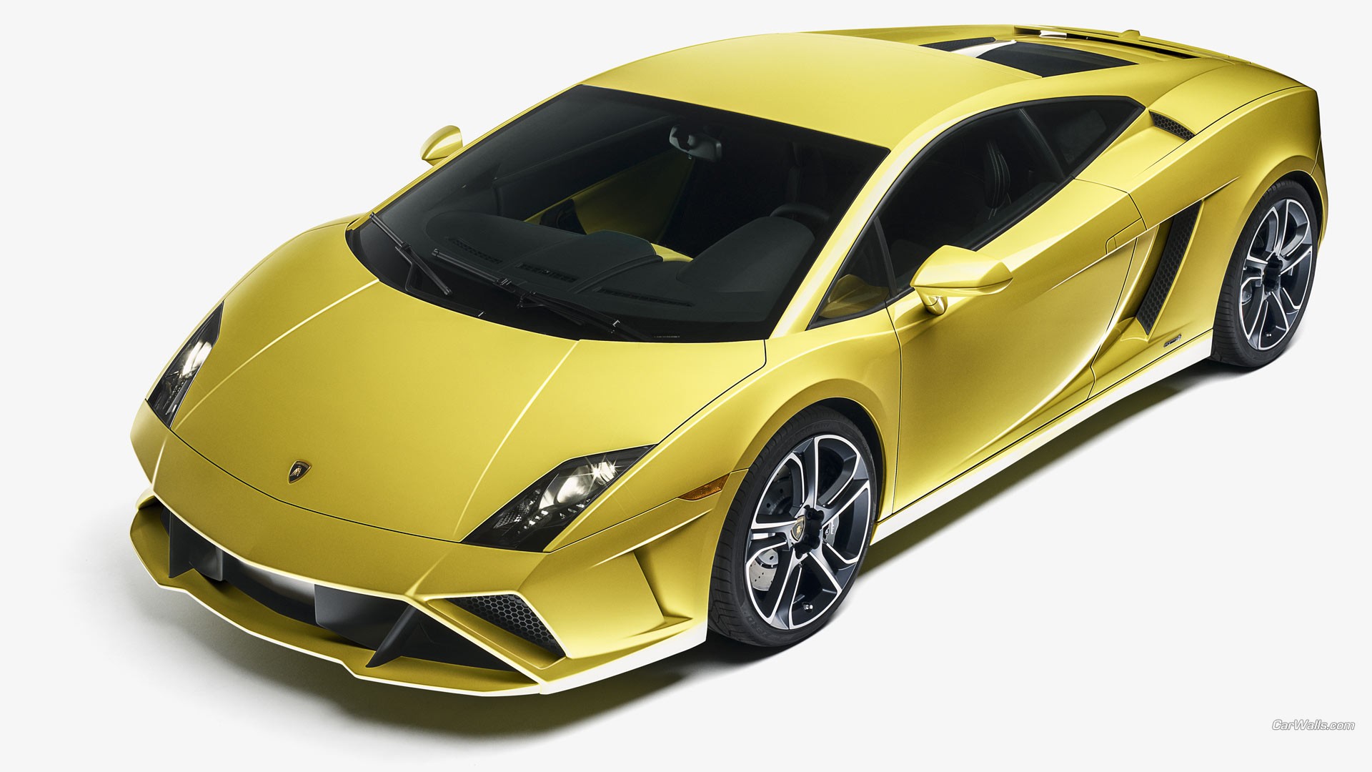 Бесплатное фото Золотая Lamborghini Gallardo