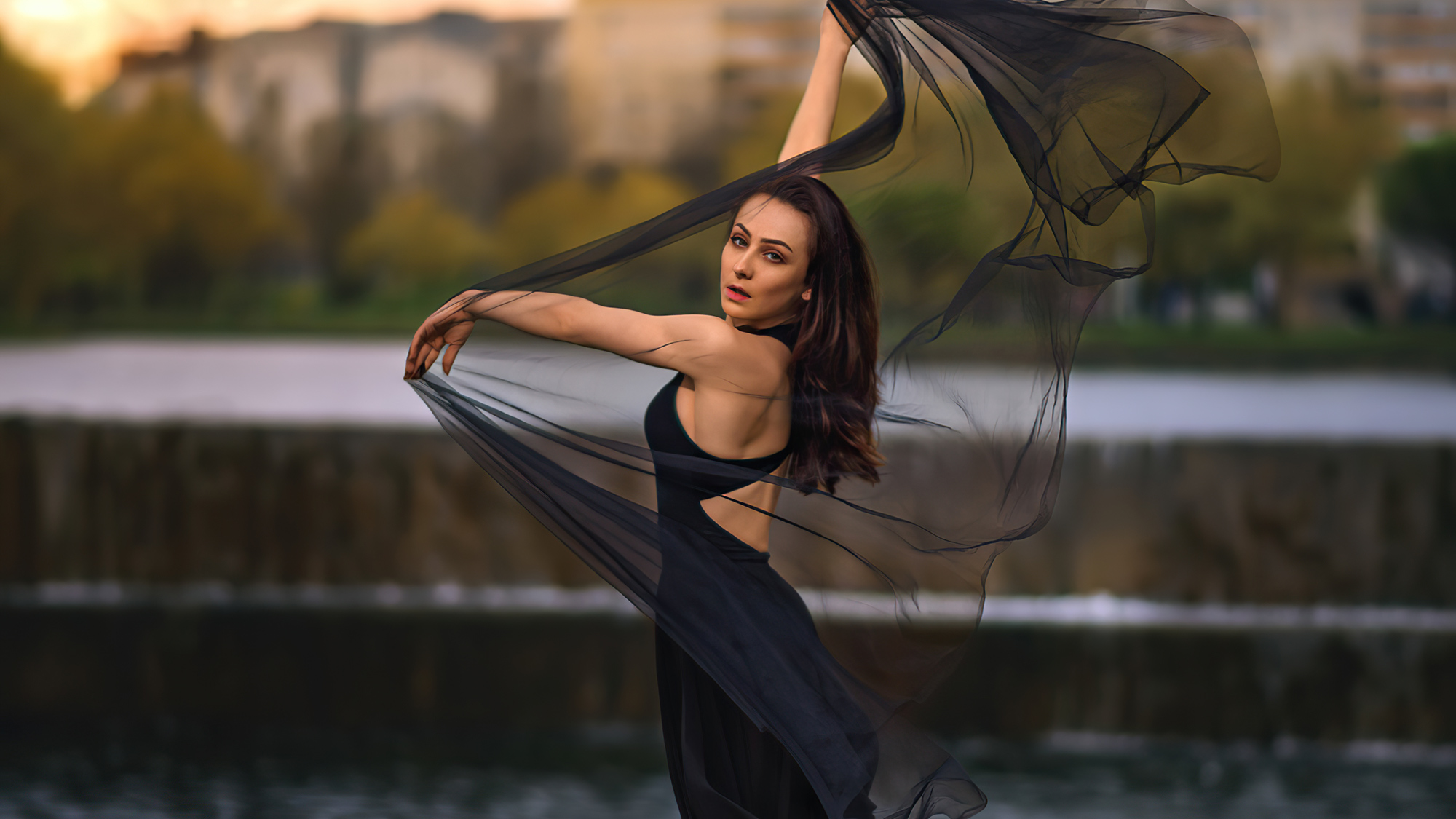 Фото бесплатно модель, черное платье, танец