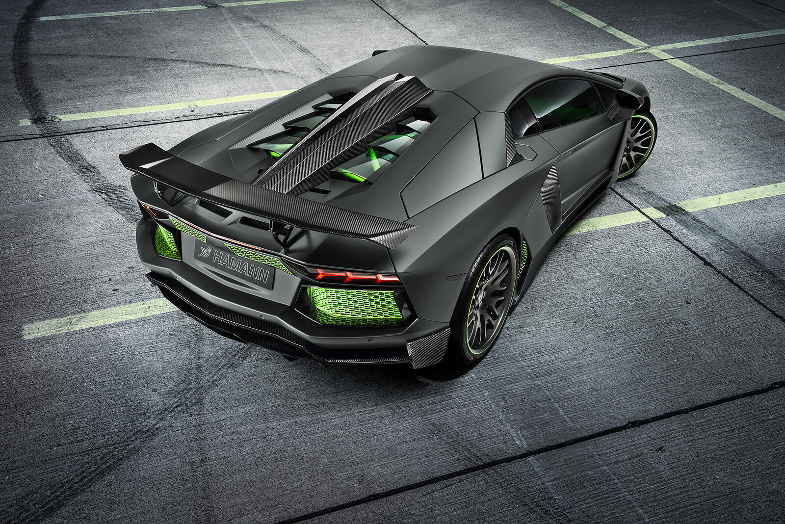 Обои Lamborghini Aventador серый зеленые элементы на рабочий стол