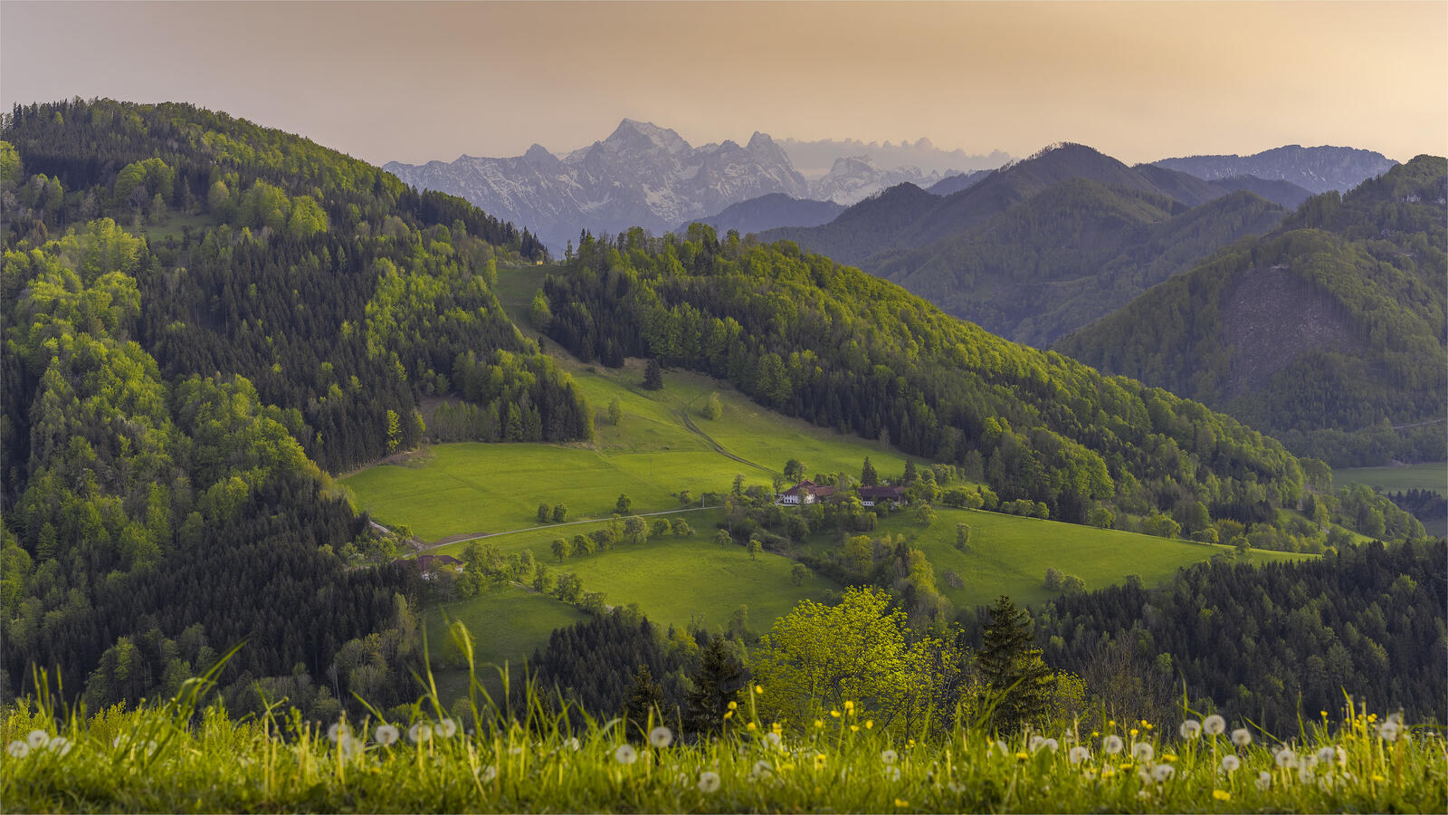 Обои Lime Alps Austria на рабочий стол