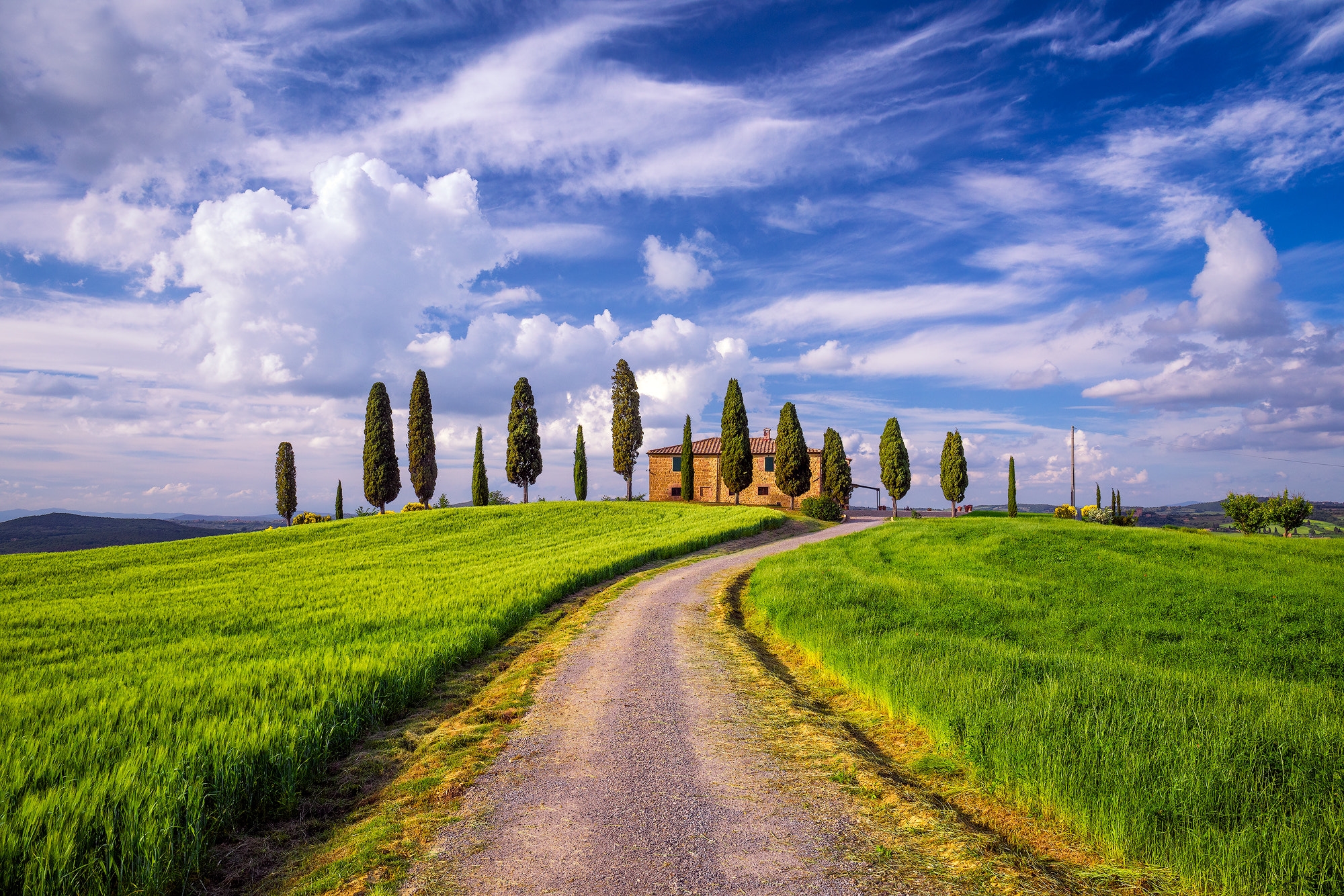 Wallpapers hills Italy road on the desktop