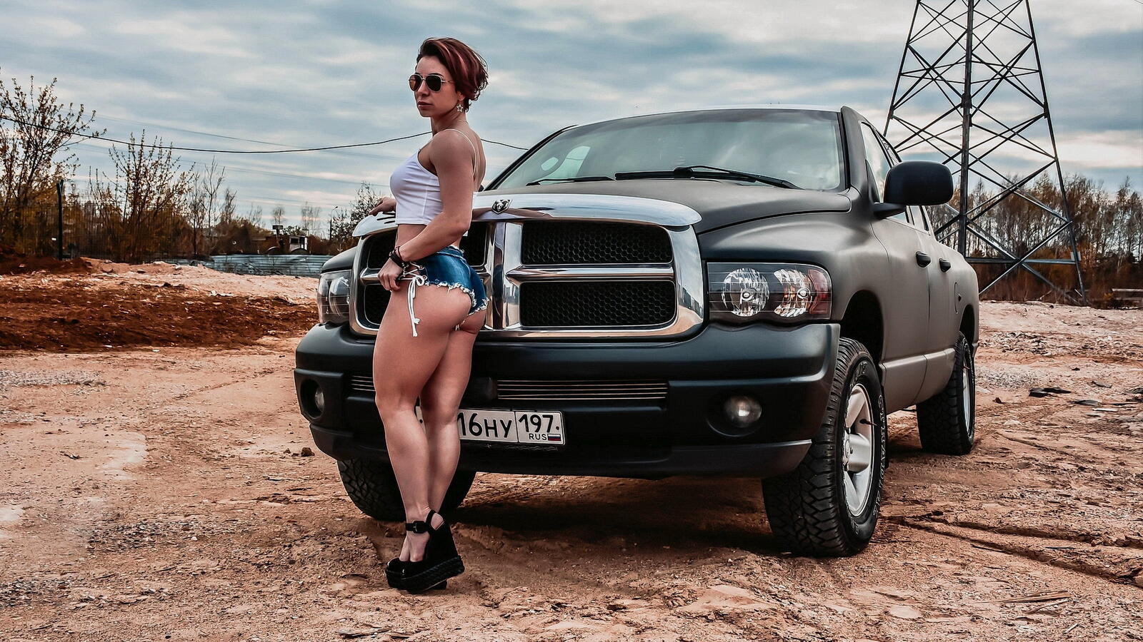 Free photo Photo of a girl and a car