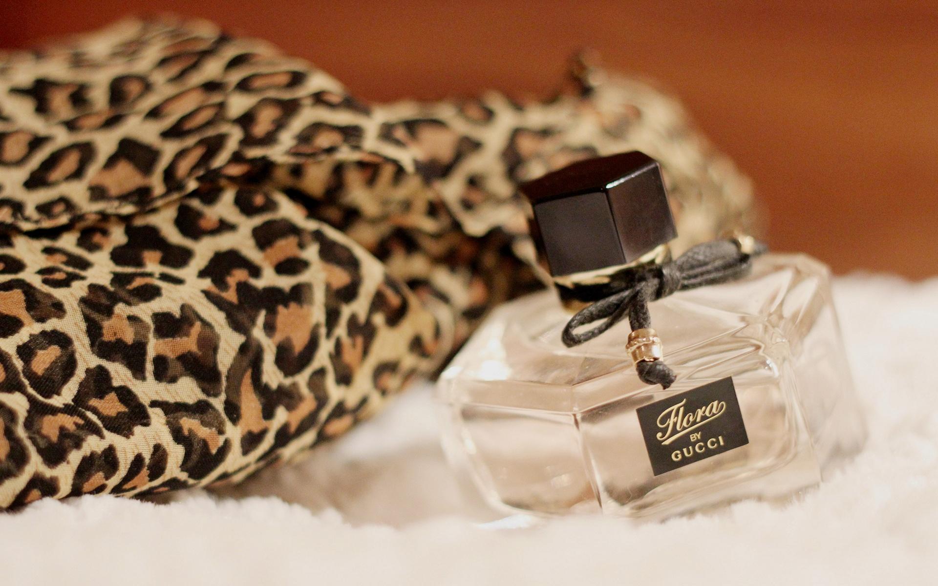 Wallpapers GUCCI perfumes bottle on the desktop