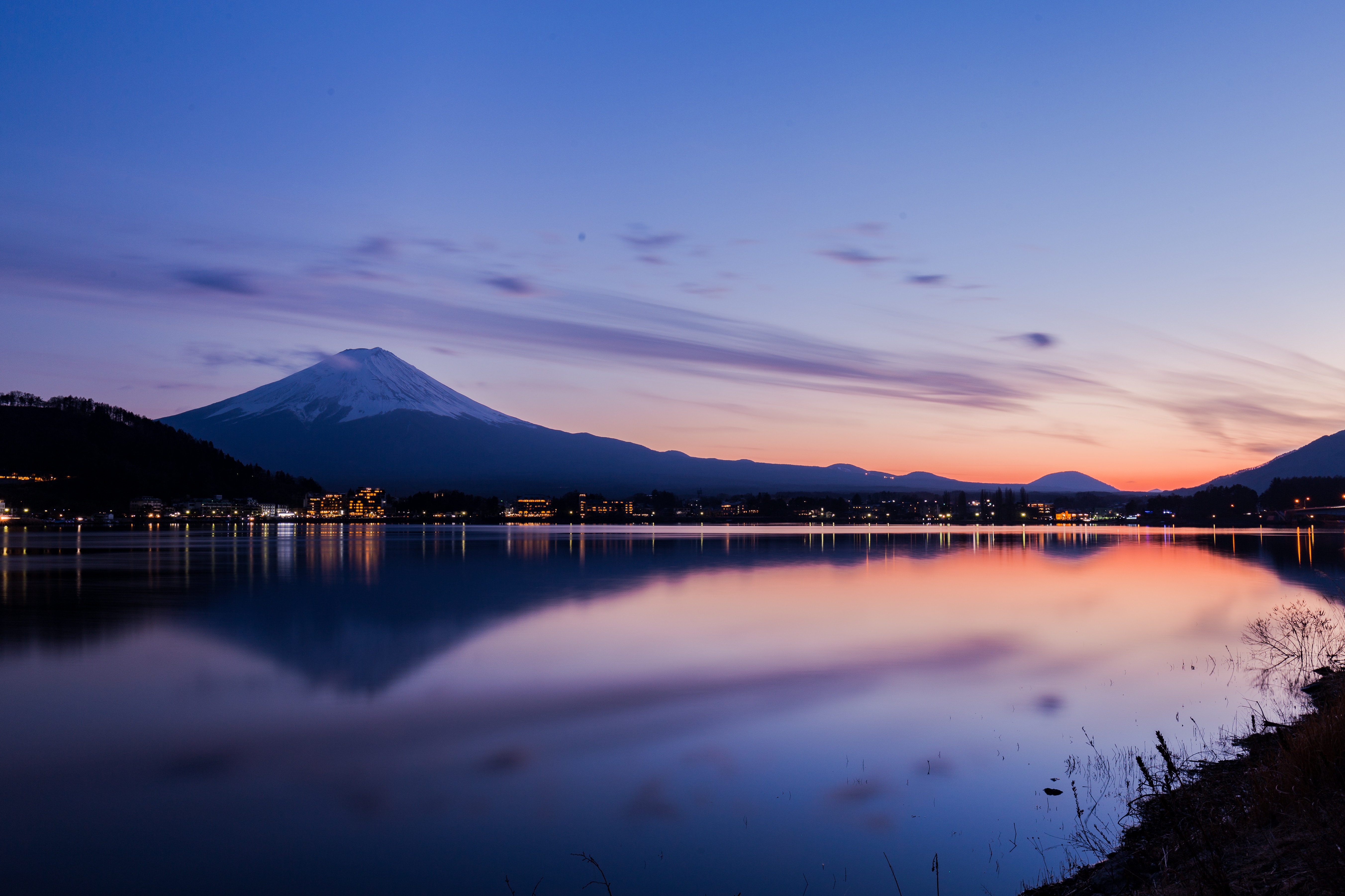 Фудзияма затон. Озеро бива в Японии. Пять озёр Фудзи озёра Японии. Кавагути озеро Фудзи. Озеро Кавагути, гора Фудзияма, Япония.