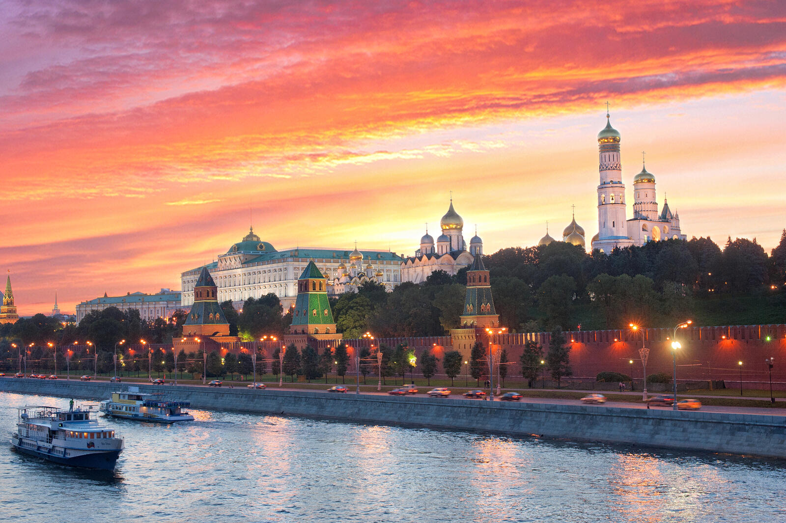 桌面上的壁纸日落 莫斯科克里姆林宫 城市
