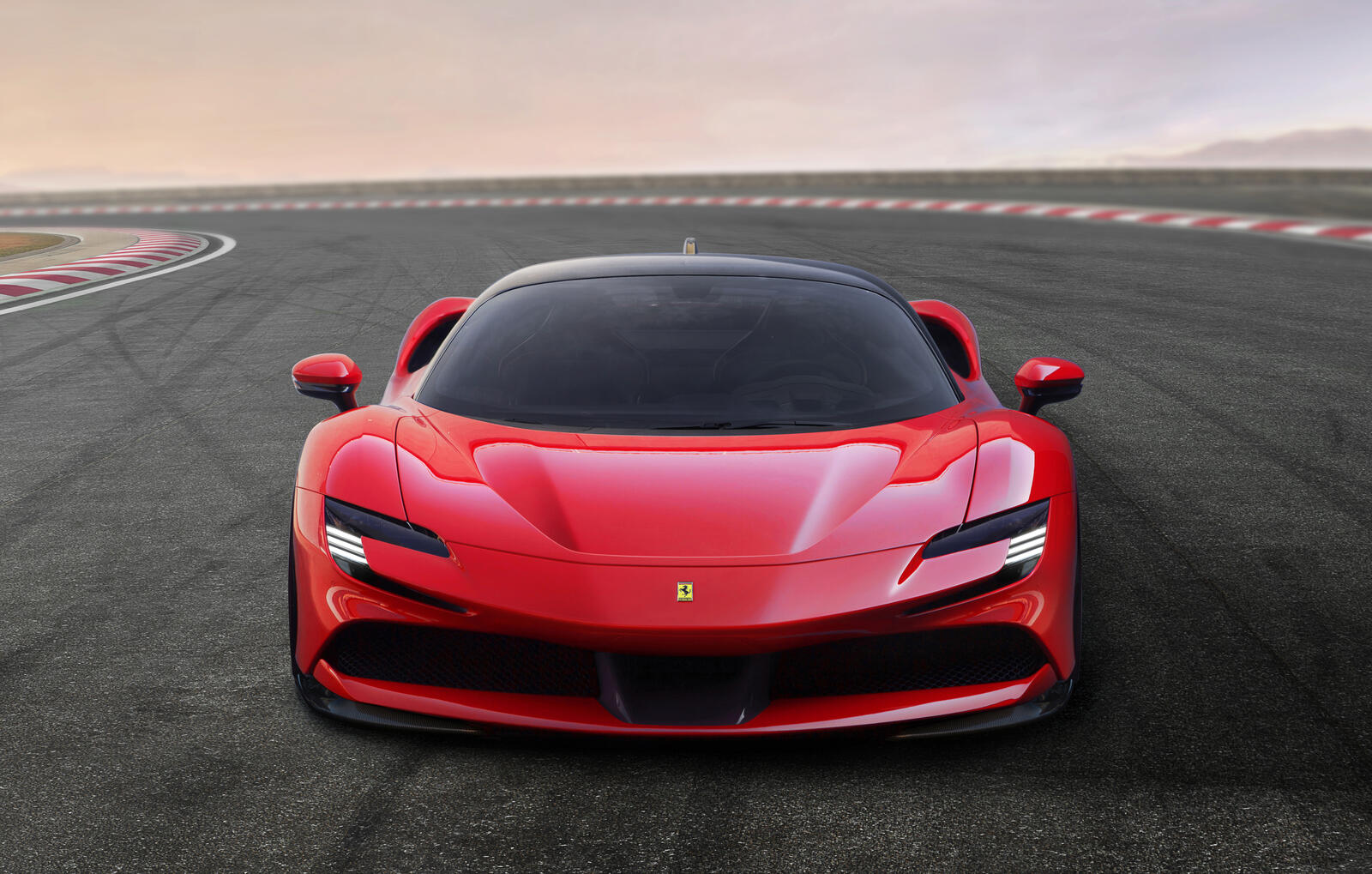 Бесплатное фото Ferrari sf90 stradale 2019 года