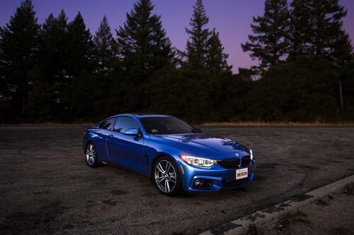 Синяя BMW 4