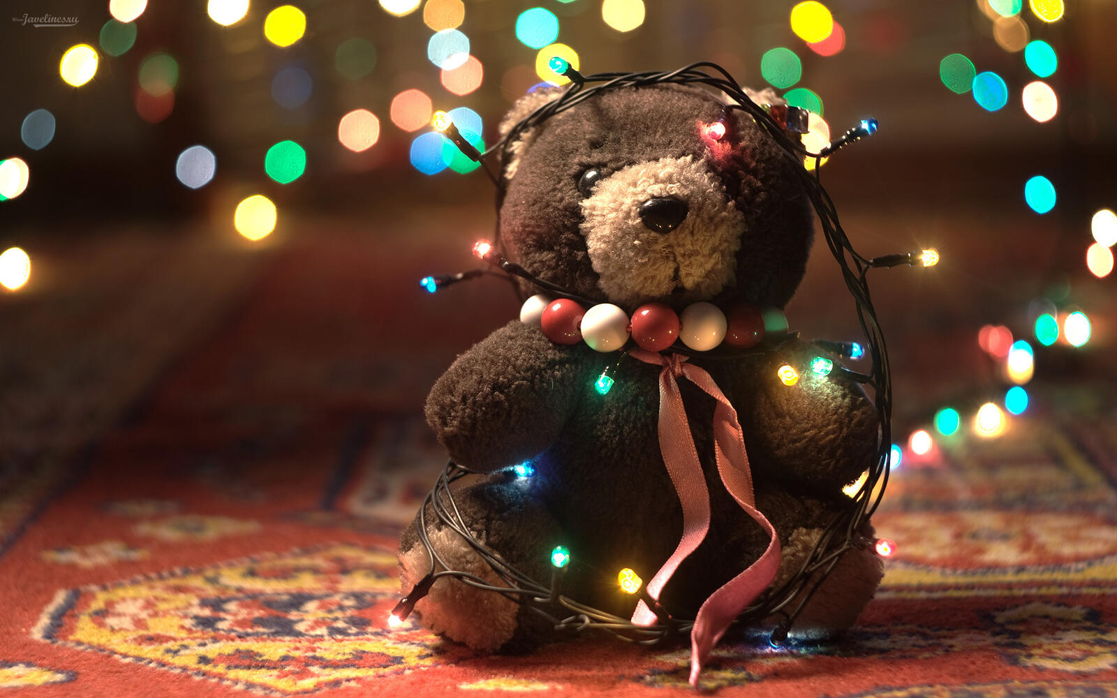 Wallpapers christmas garland glowing garland soft toy on the desktop