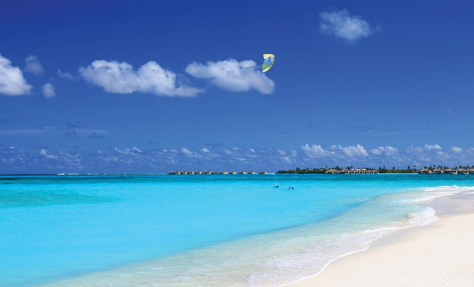 Wallpapers Maldives ocean paragliding on the desktop