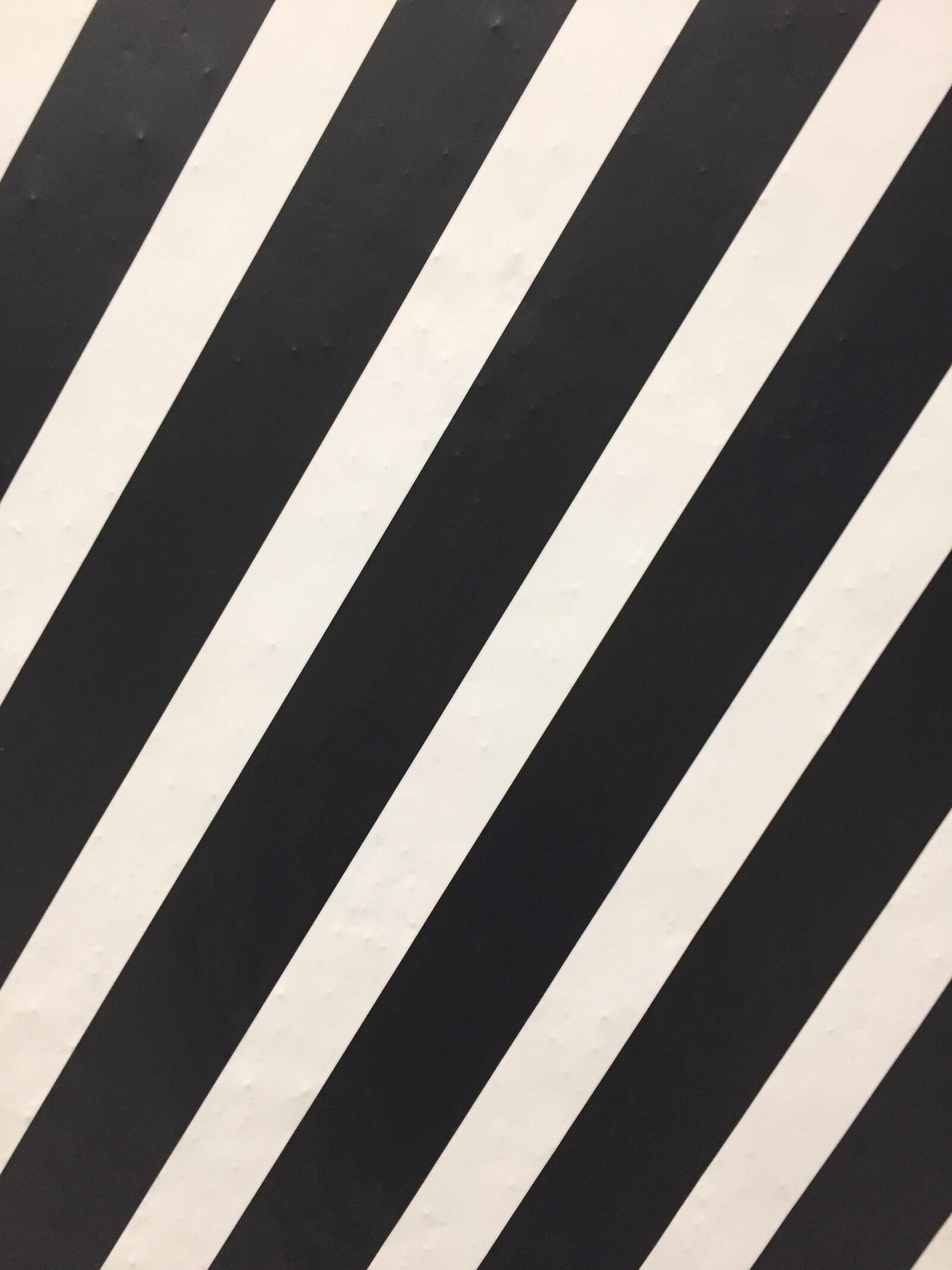 Обои полосы черно-белые наклон на рабочий стол