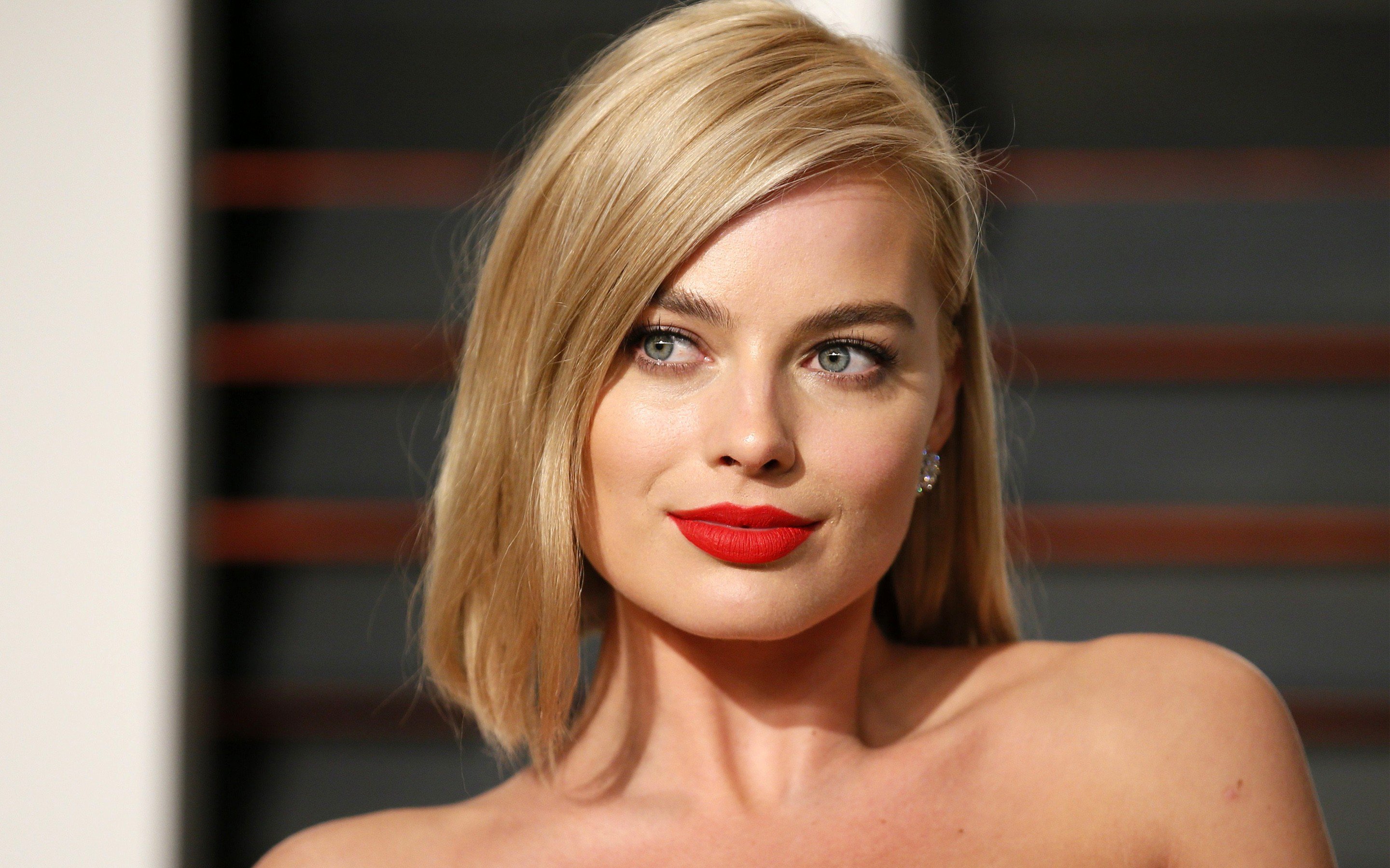 Margot Robbie Red Lipstick Lips Wallpapers From Godlike Images From Fonwall