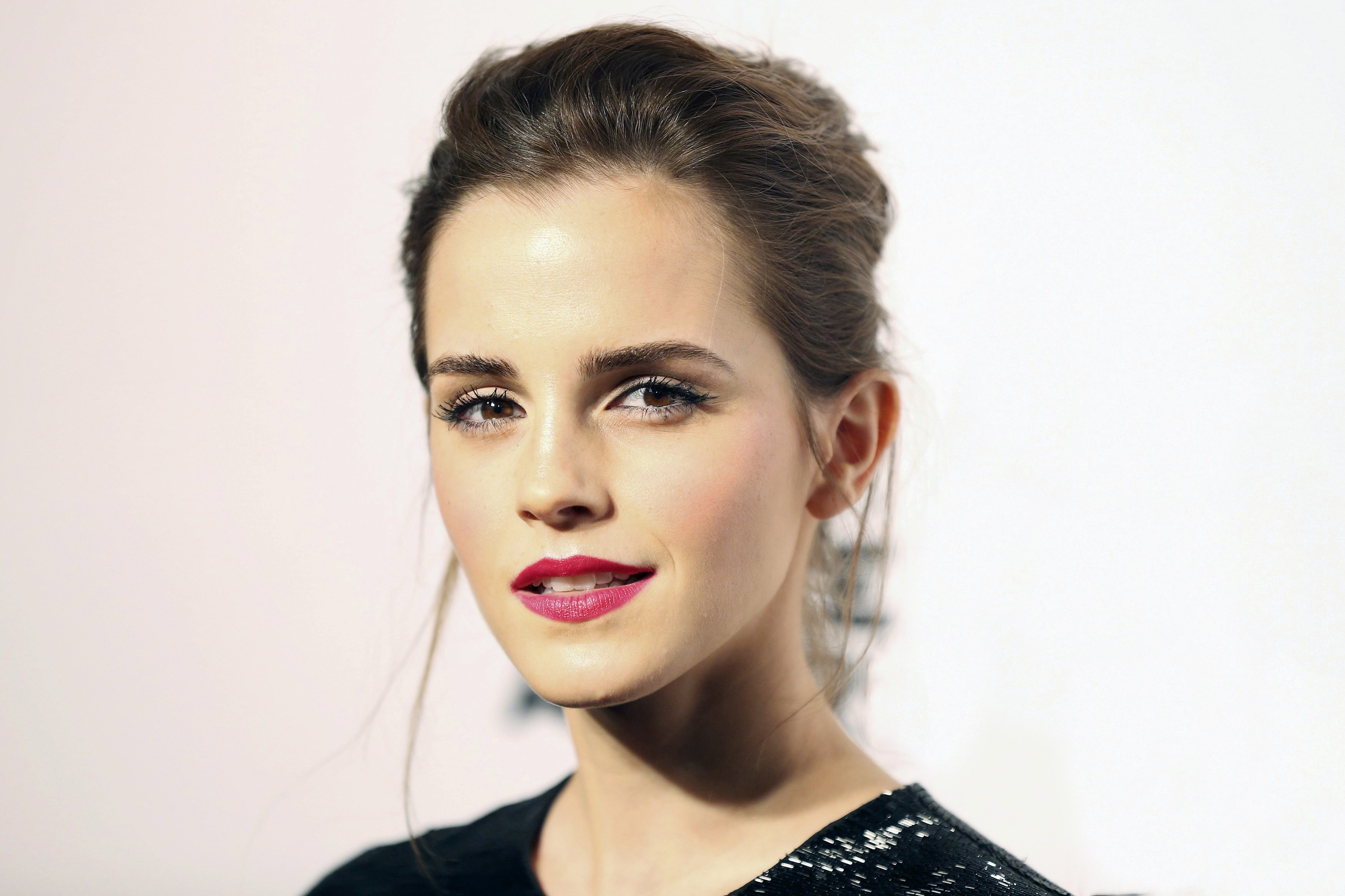 Wallpapers Emma Watson red lipstick grin on the desktop