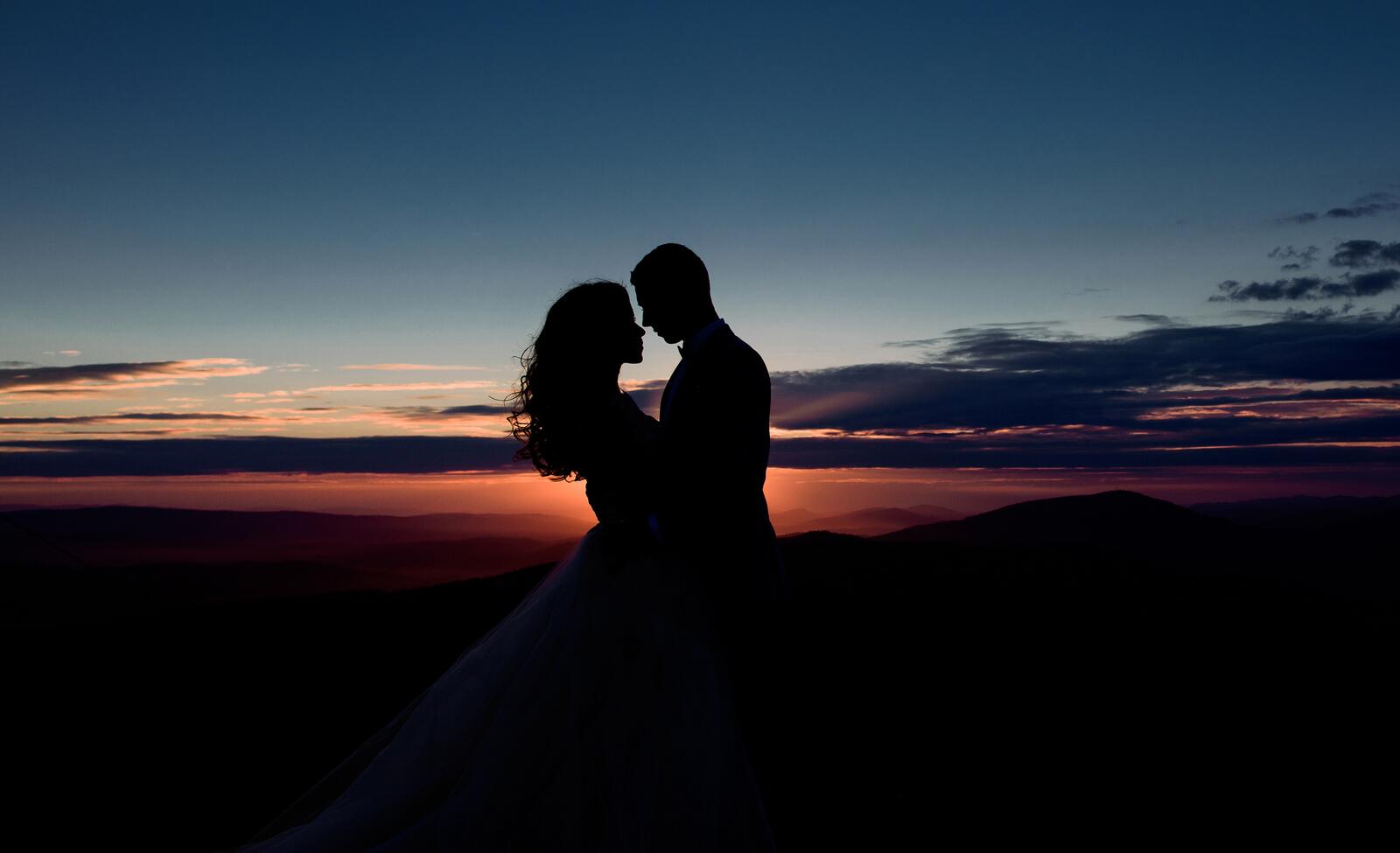 Wallpapers silhouette pair bride and groom sunset on the desktop