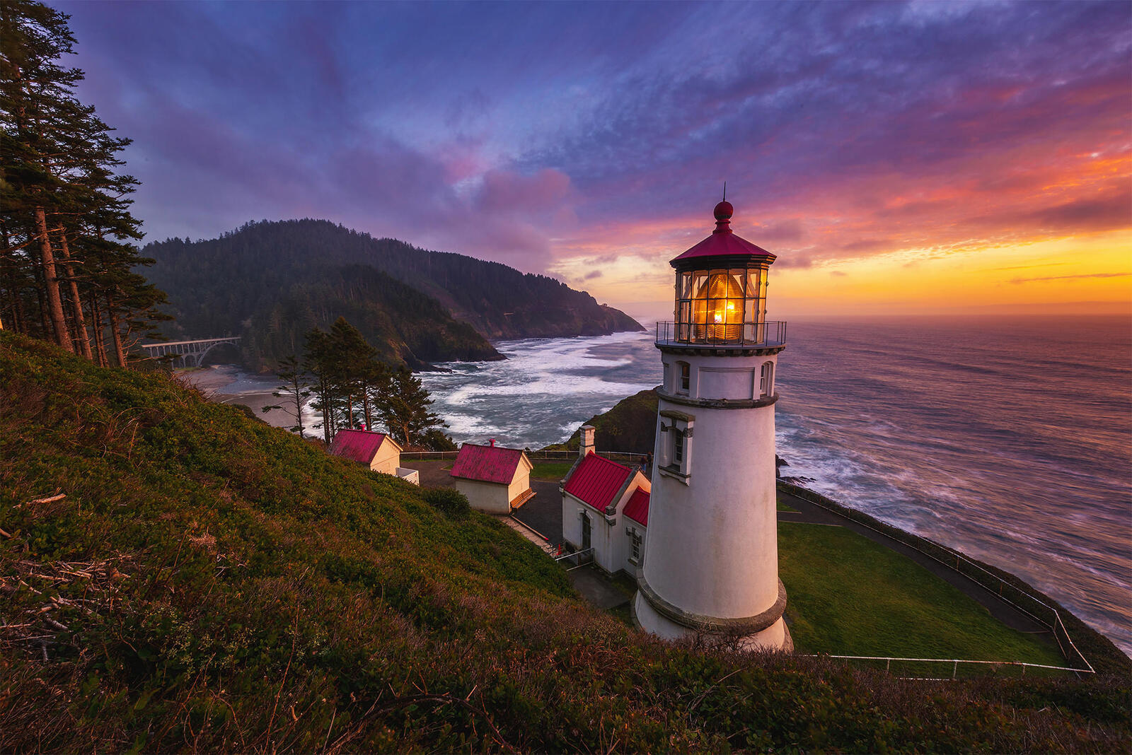Wallpapers lighthouse of the Oregon coast sea sunset on the desktop