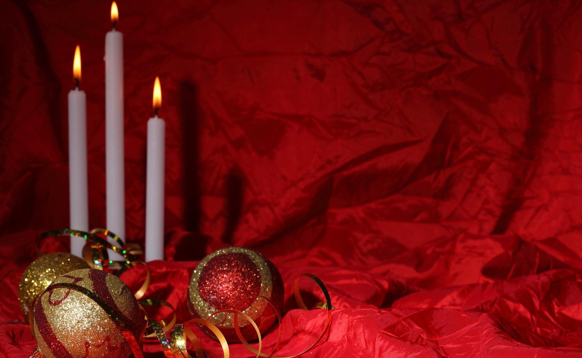 桌面上的壁纸圣诞装饰 蜡烛 诞生