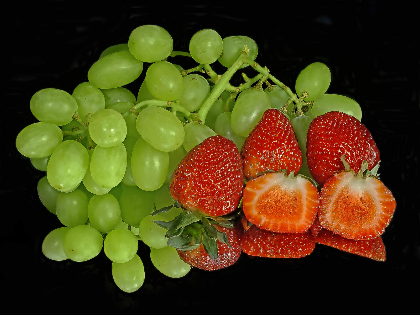 Wallpapers grapes strawberries fruit on the desktop