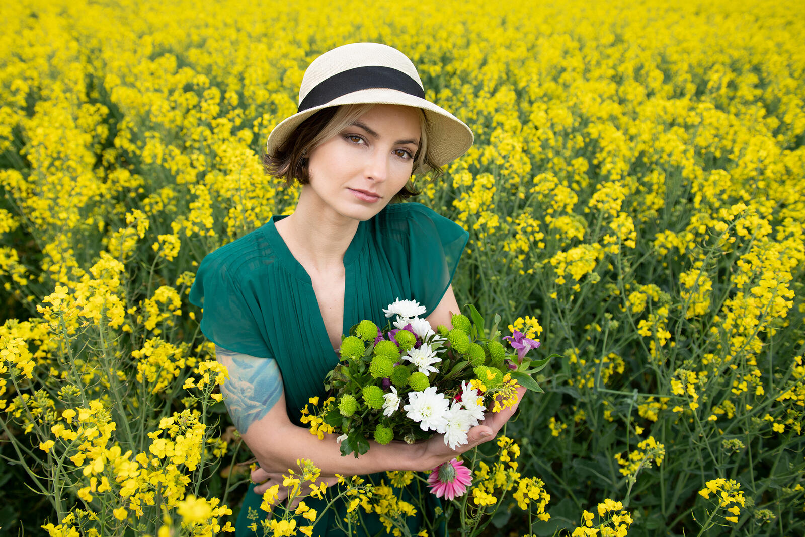 Wallpapers woman nature bouquets on the desktop