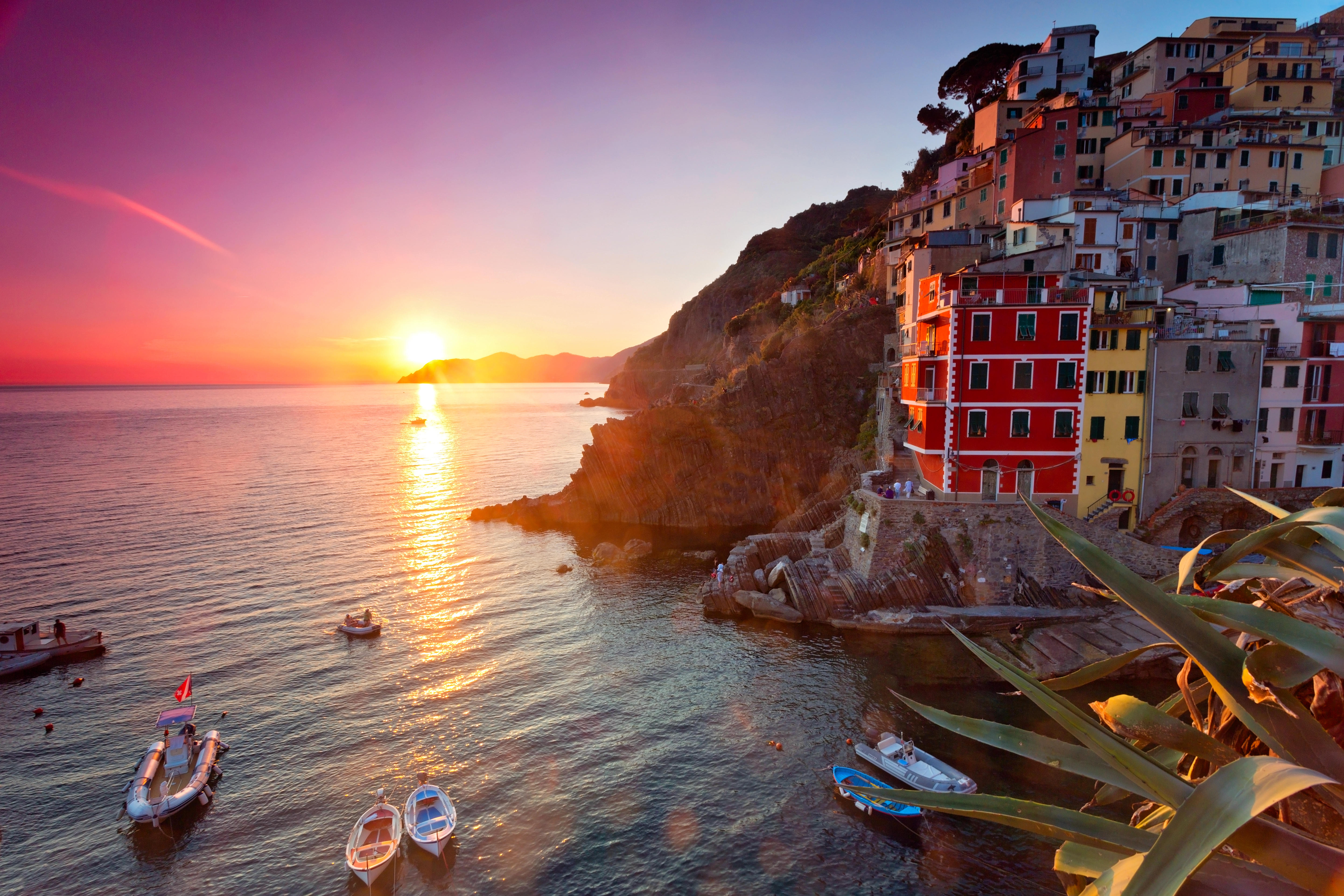 Wallpapers at home by the water cinque terre evening on the desktop