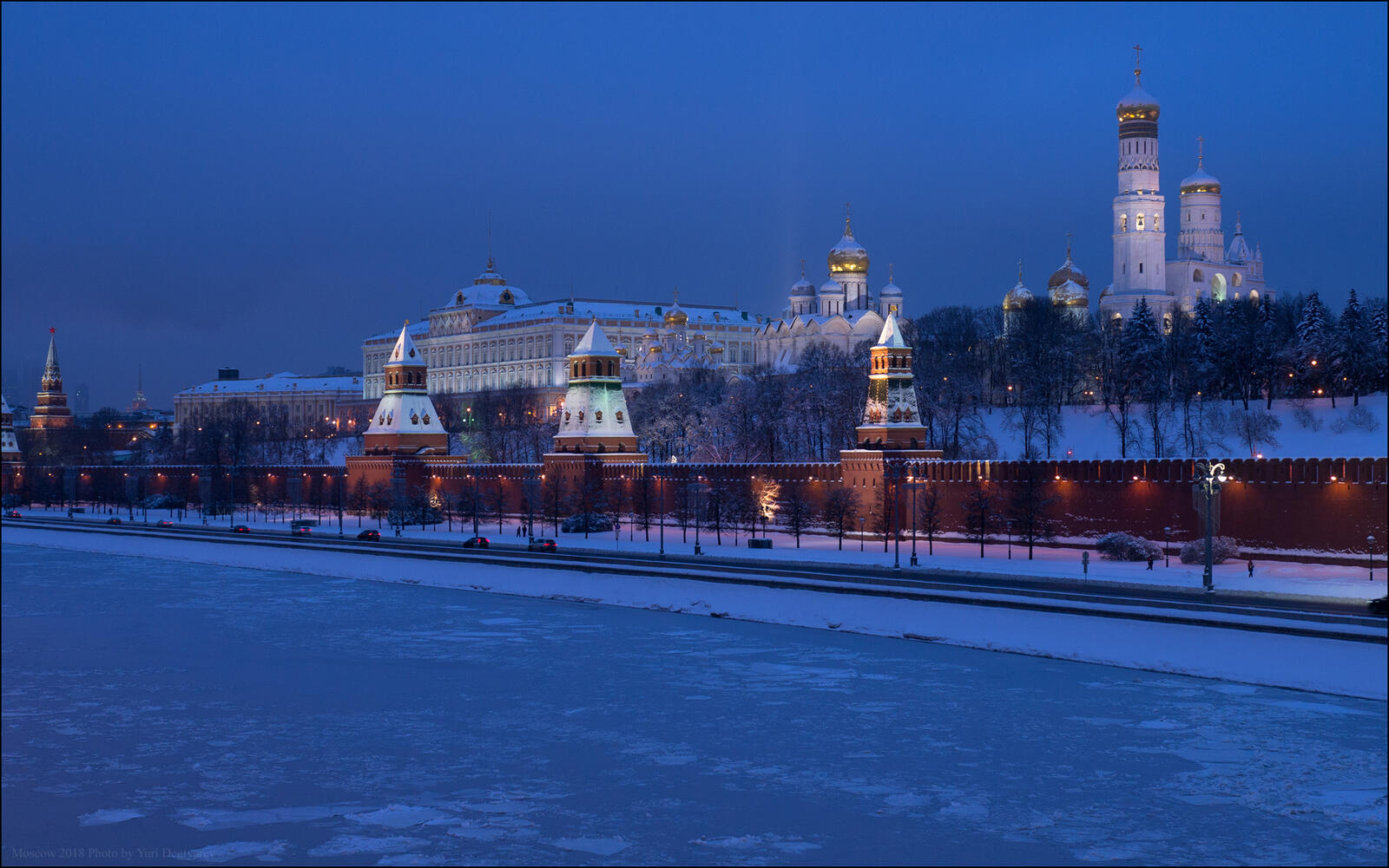 Обои Russia Moscow Kremlin Moscow river на рабочий стол