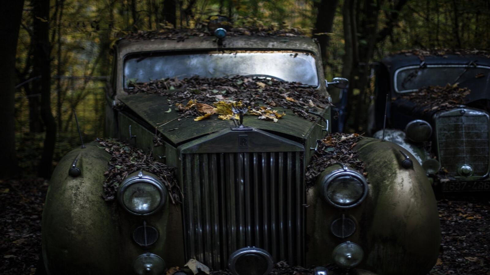 Free photo Abandoned Rolls - Royce