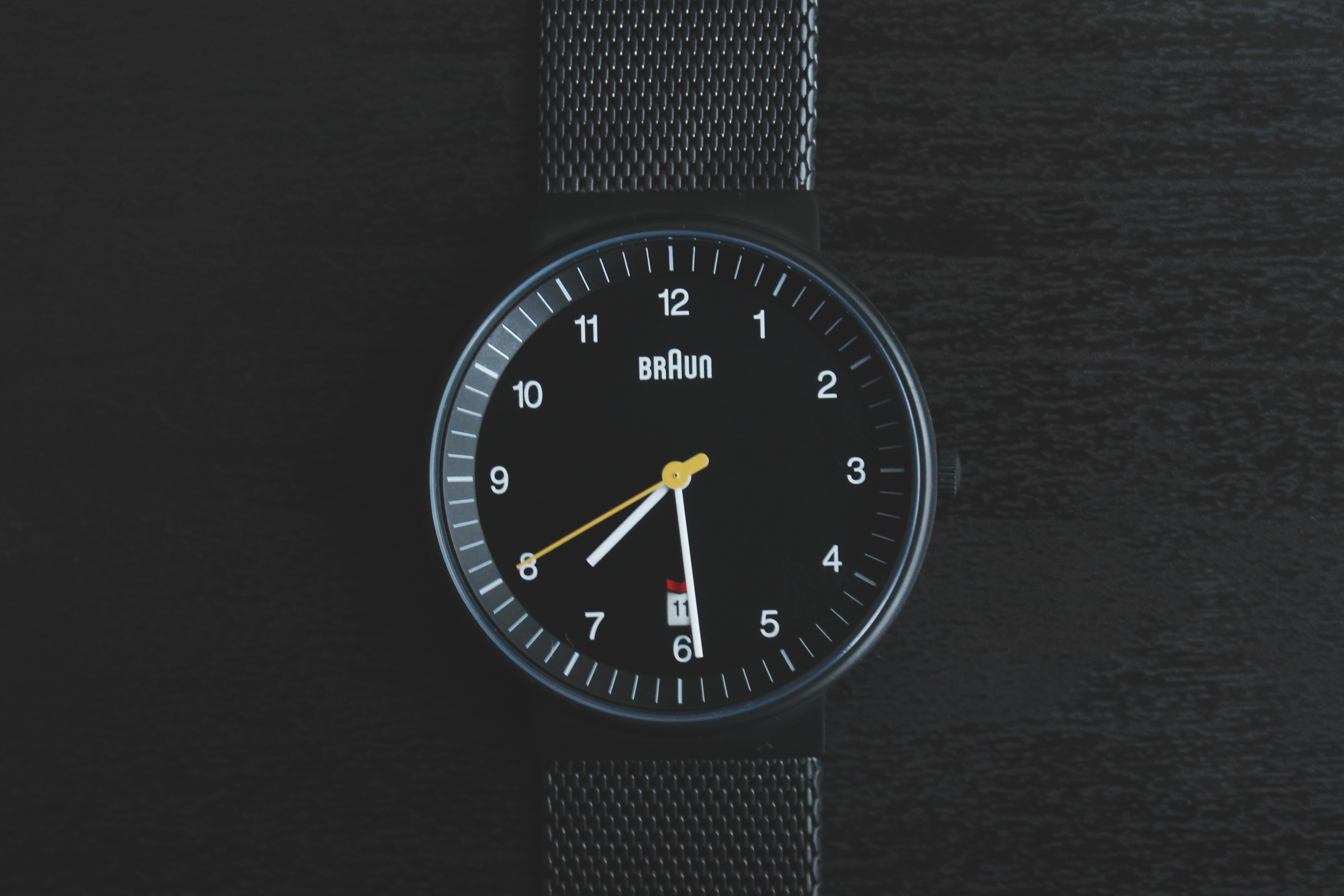 Wallpapers design wristwatch time on the desktop